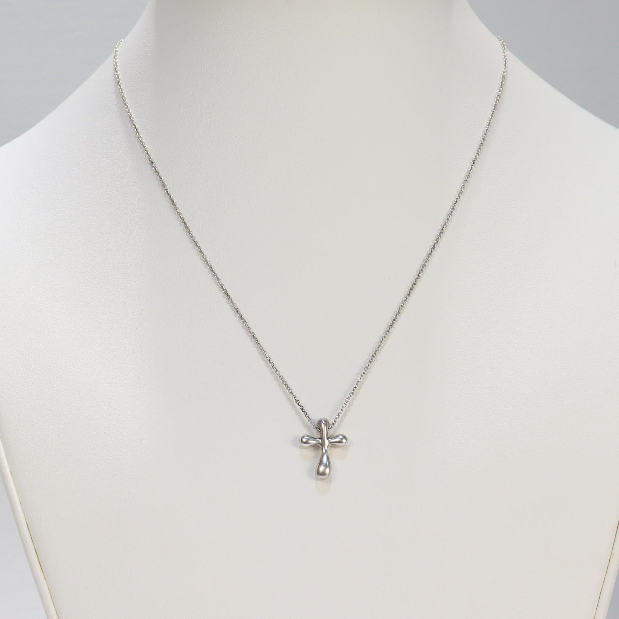 Tiffany & Co. Collana con ciondolo e croce di Elsa Peretti in argento sterling in vendita 2