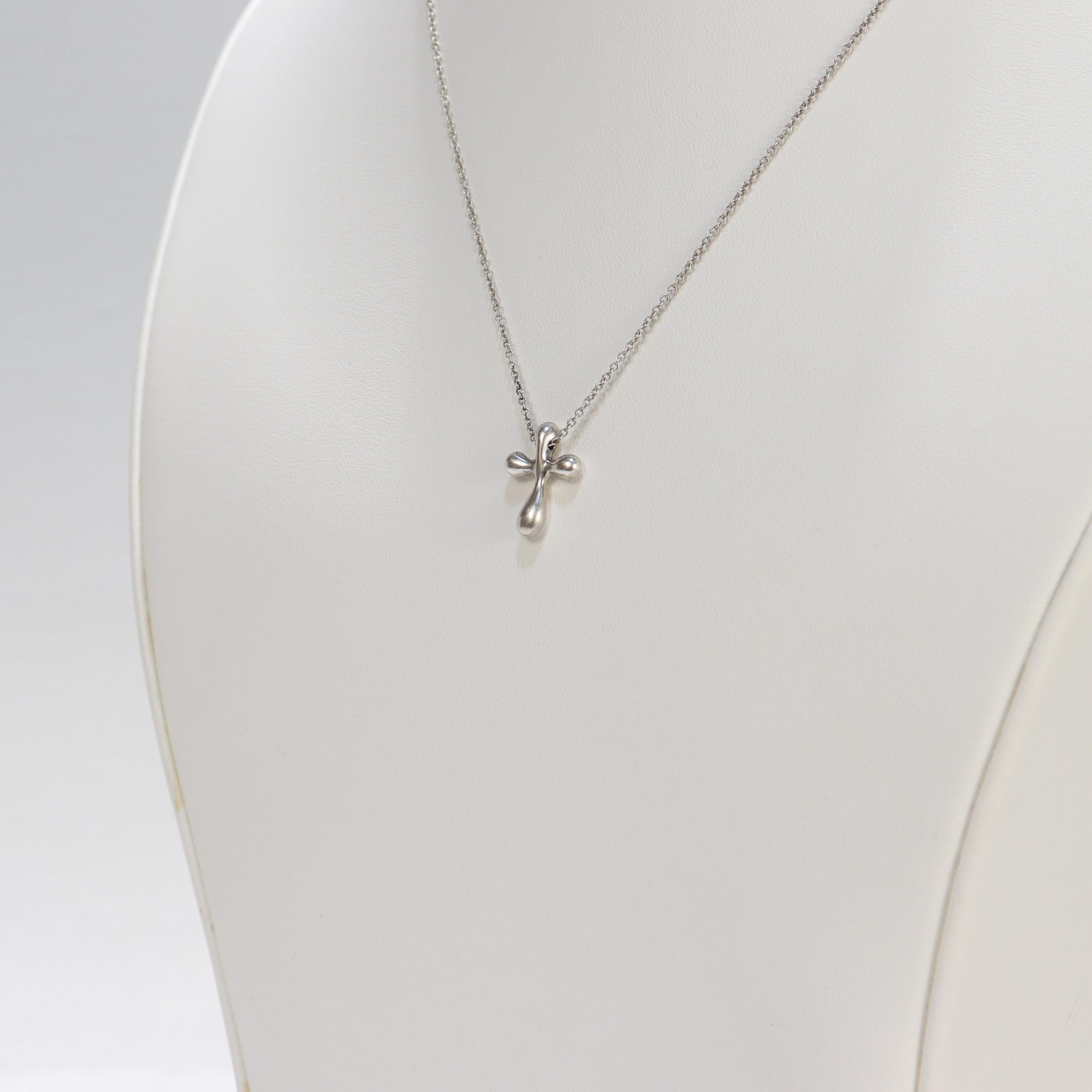 Tiffany & Co. Collana con ciondolo e croce di Elsa Peretti in argento sterling in vendita 3