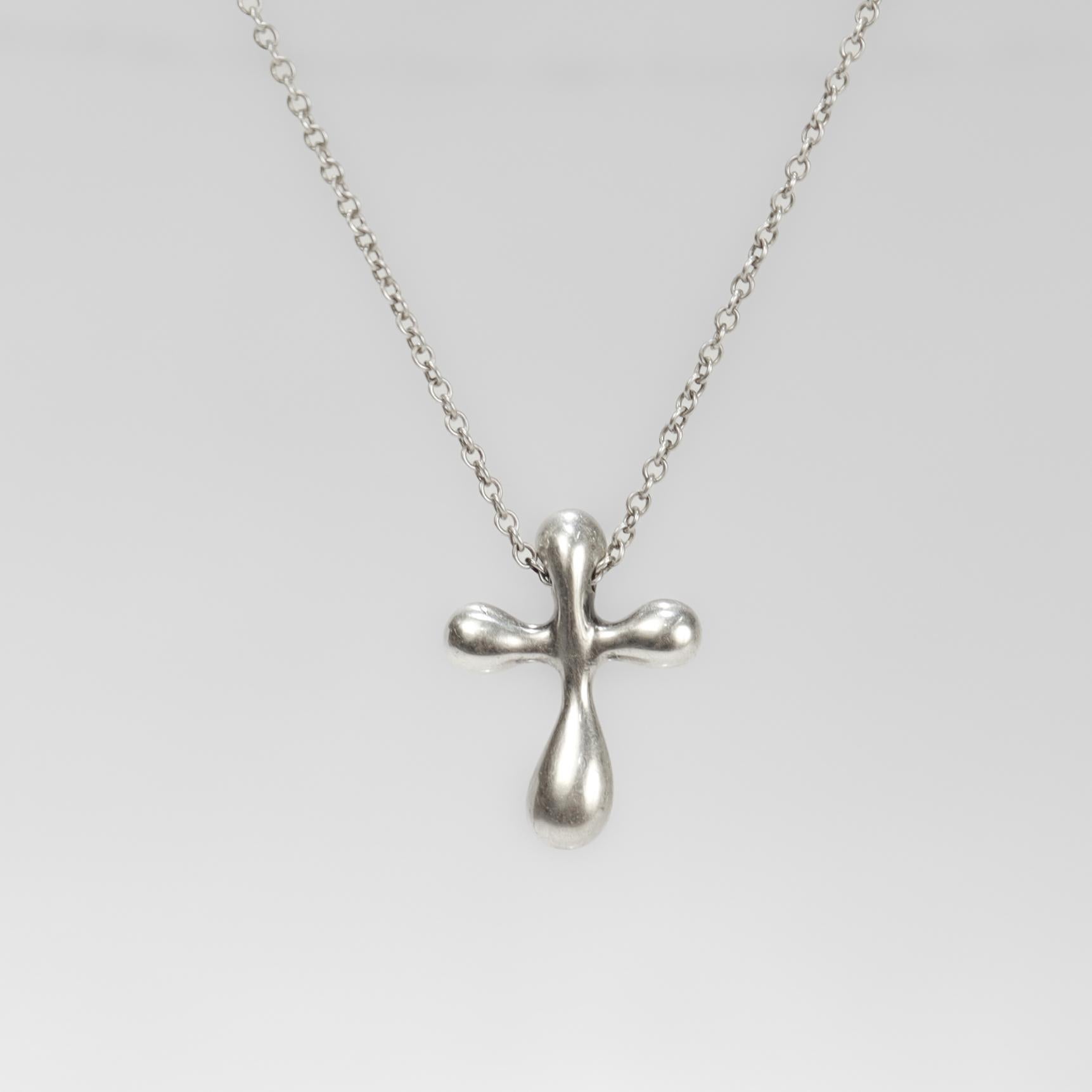Tiffany & Co. Collana con ciondolo e croce di Elsa Peretti in argento sterling in vendita 5