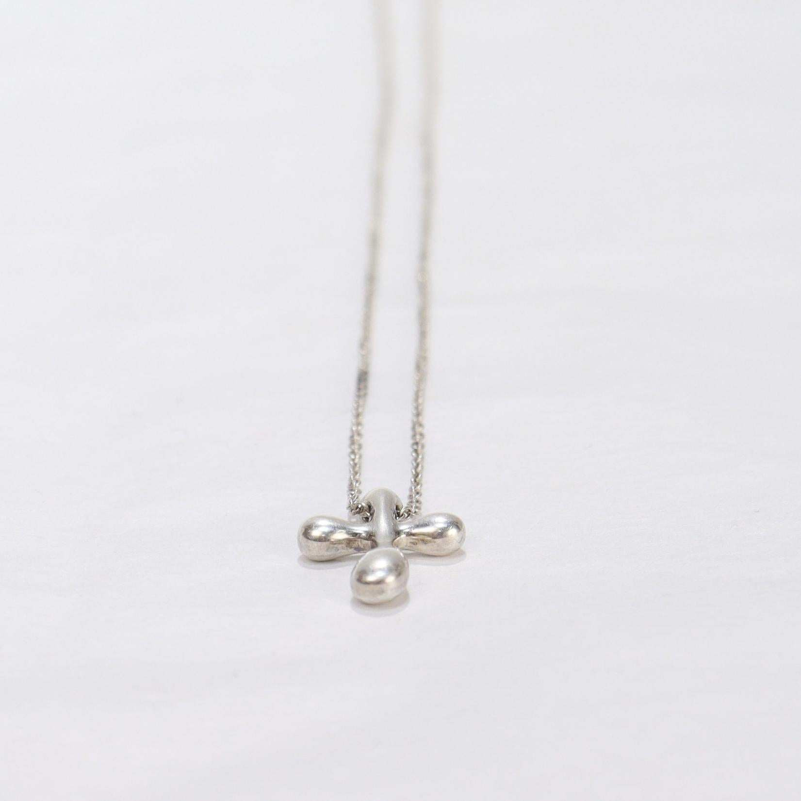 Tiffany & Co. Collana con ciondolo e croce di Elsa Peretti in argento sterling in vendita 8