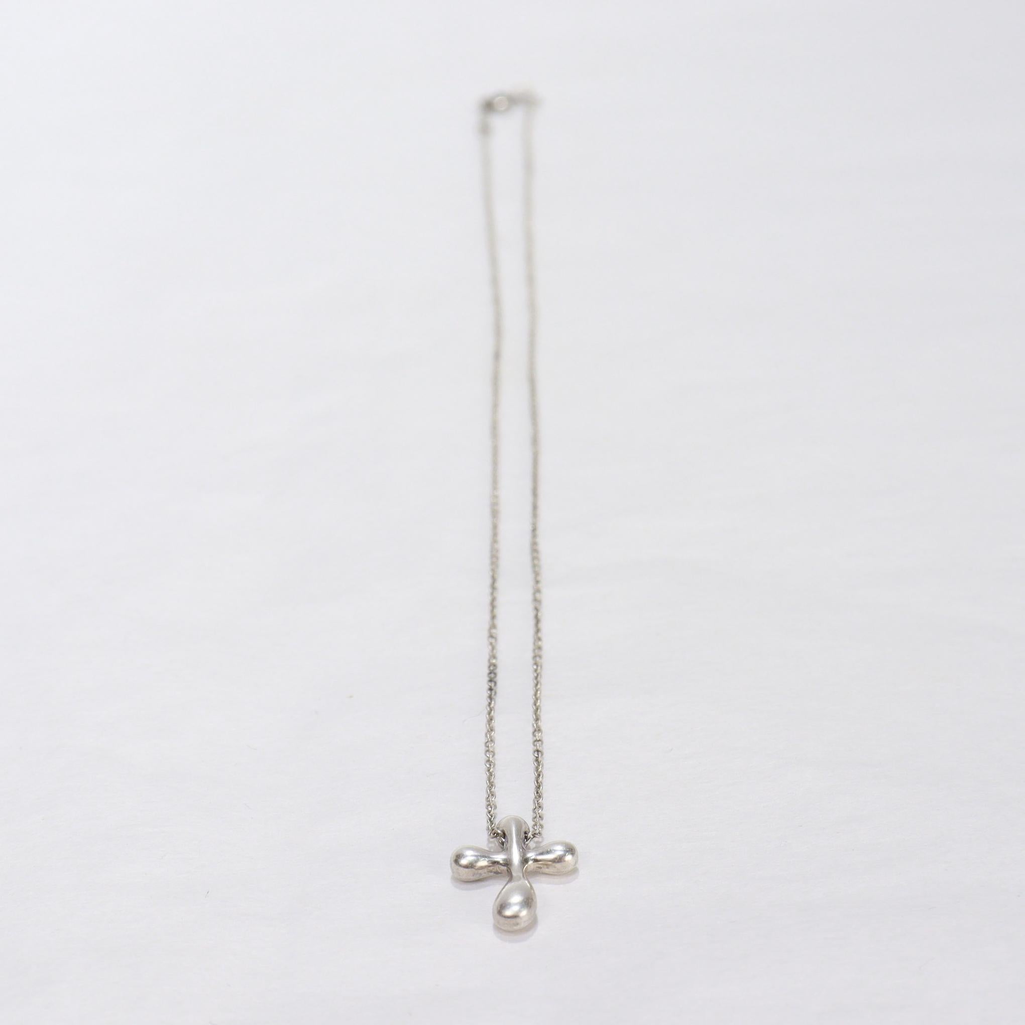 Tiffany & Co. Collana con ciondolo e croce di Elsa Peretti in argento sterling in vendita 7