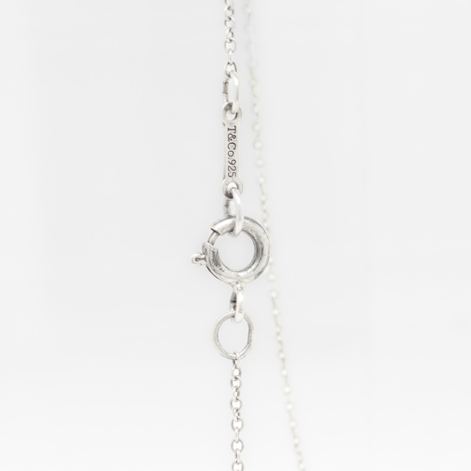 Tiffany & Co. Collana con ciondolo e croce di Elsa Peretti in argento sterling in vendita 10