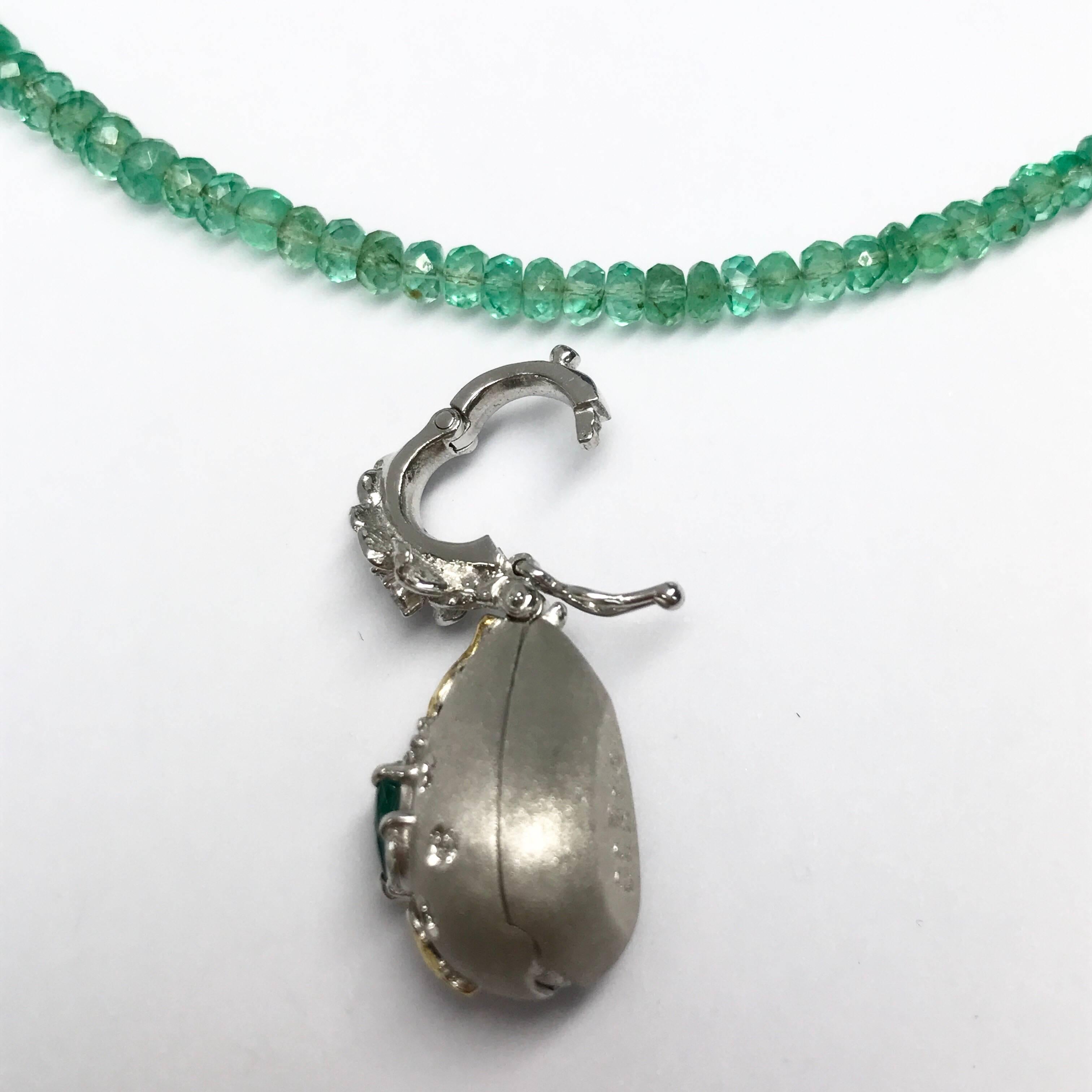 Women's Matsuzaki Pear-shaped Emerald Diamond Locket Pillbox Gold Pendant Beads Necklace For Sale