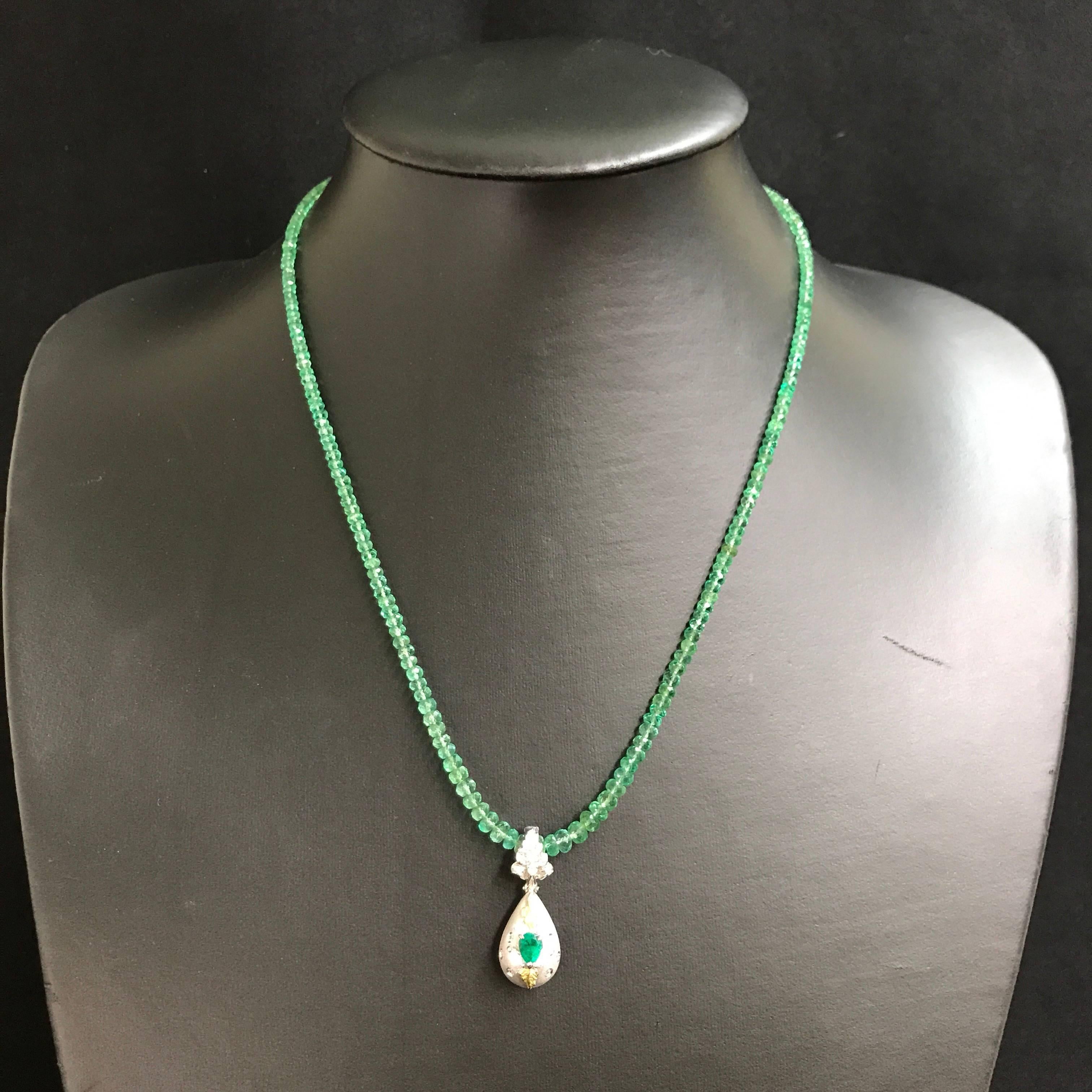 Matsuzaki Pear-shaped Emerald Diamond Locket Pillbox Gold Pendant Beads Necklace For Sale 3
