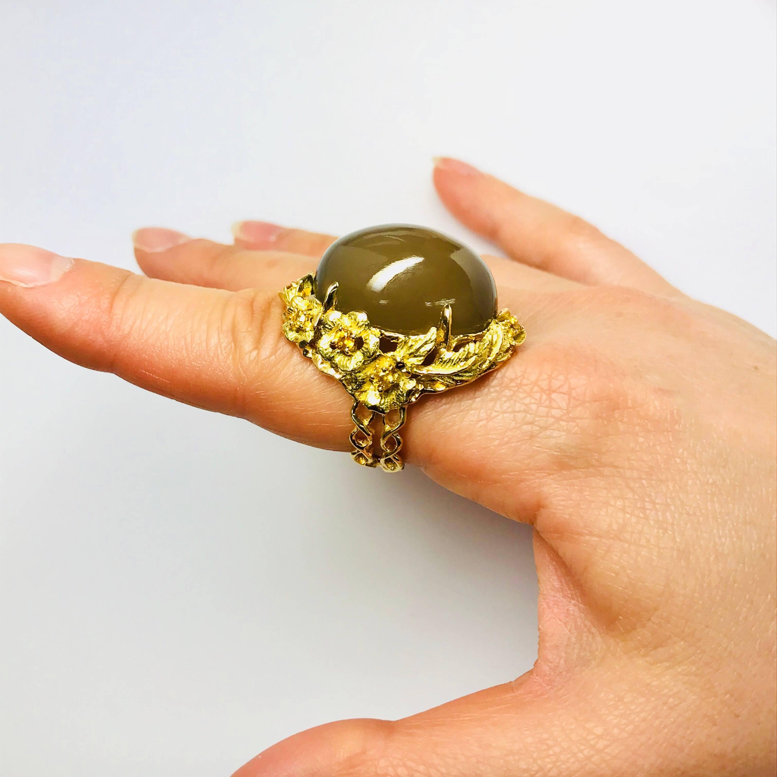 Women's Matsuzaki 45 Carat Oval Moonstone Yellow Sapphire K18YG Floral Ring For Sale