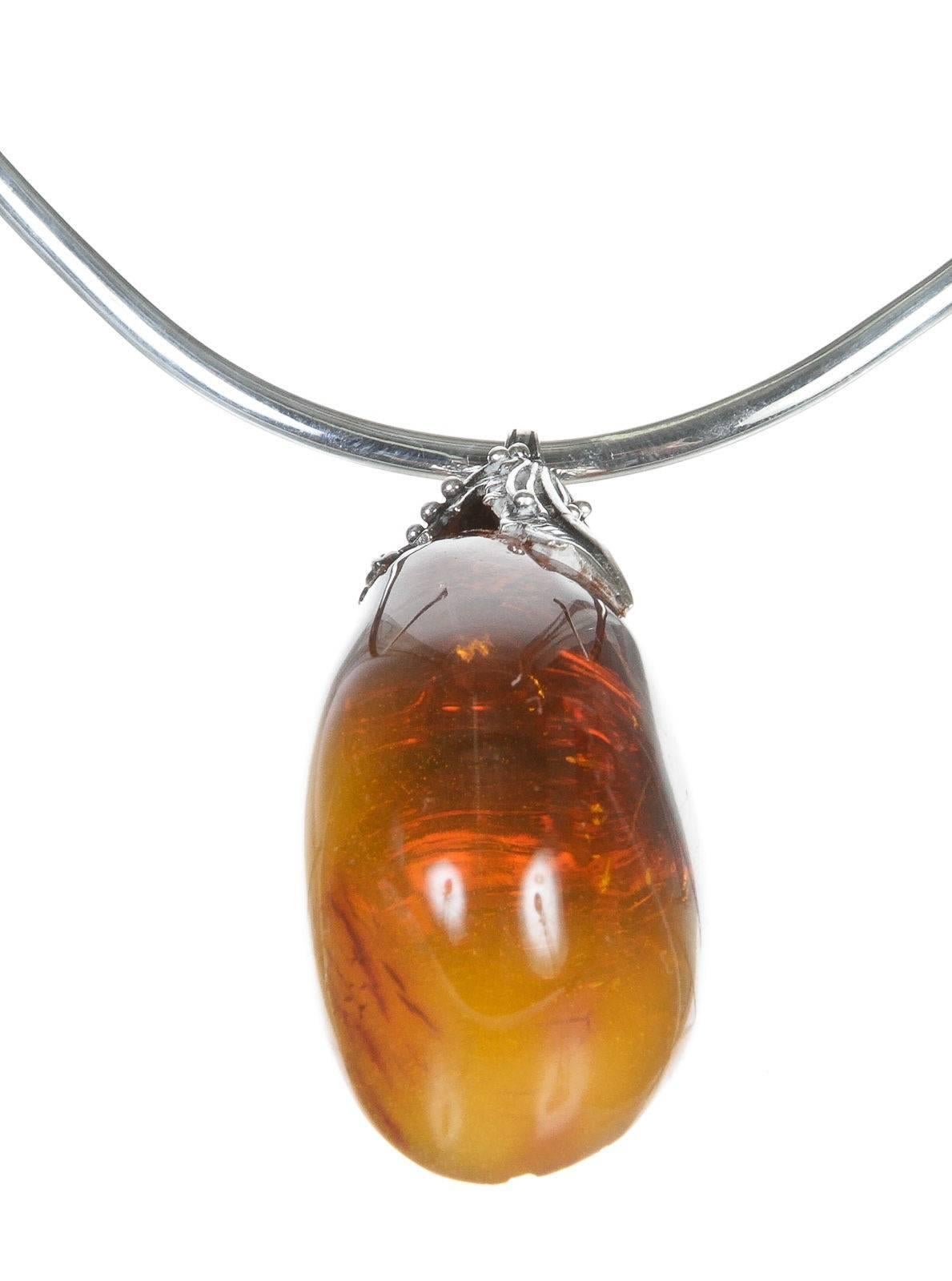 House of Amber Silver Amber Pendant Necklace In Excellent Condition For Sale In Corona Del Mar, CA