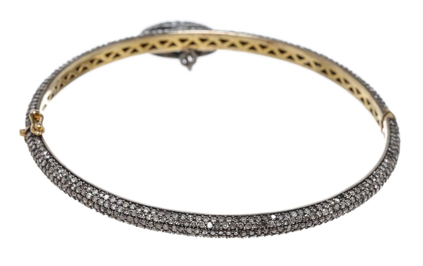 Julia Post Diamond Gold Peace Sign Bangle Bracelet In Good Condition For Sale In Corona Del Mar, CA