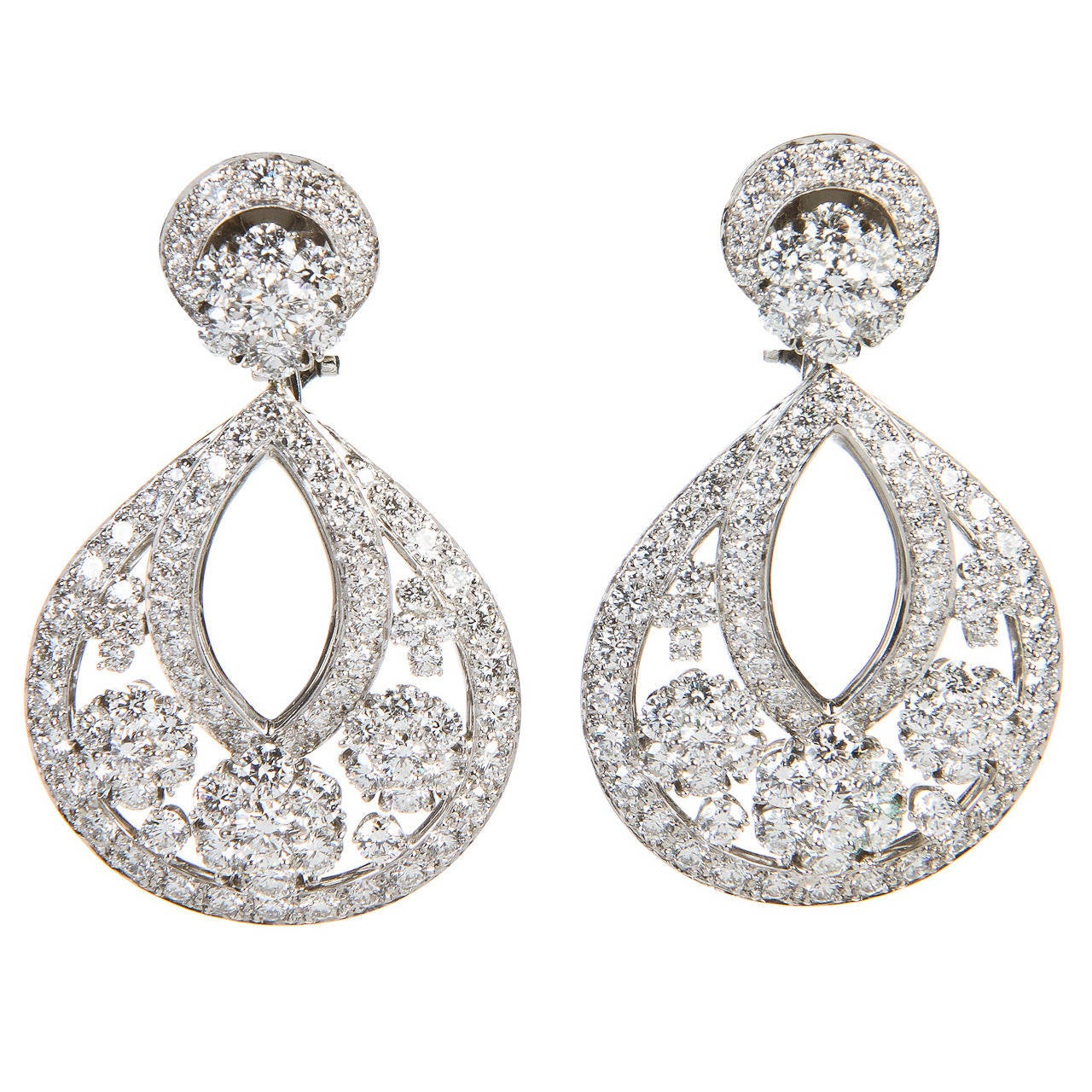 Van Cleef & Arpels Diamond Platinum Large Snowflake Earrings For Sale