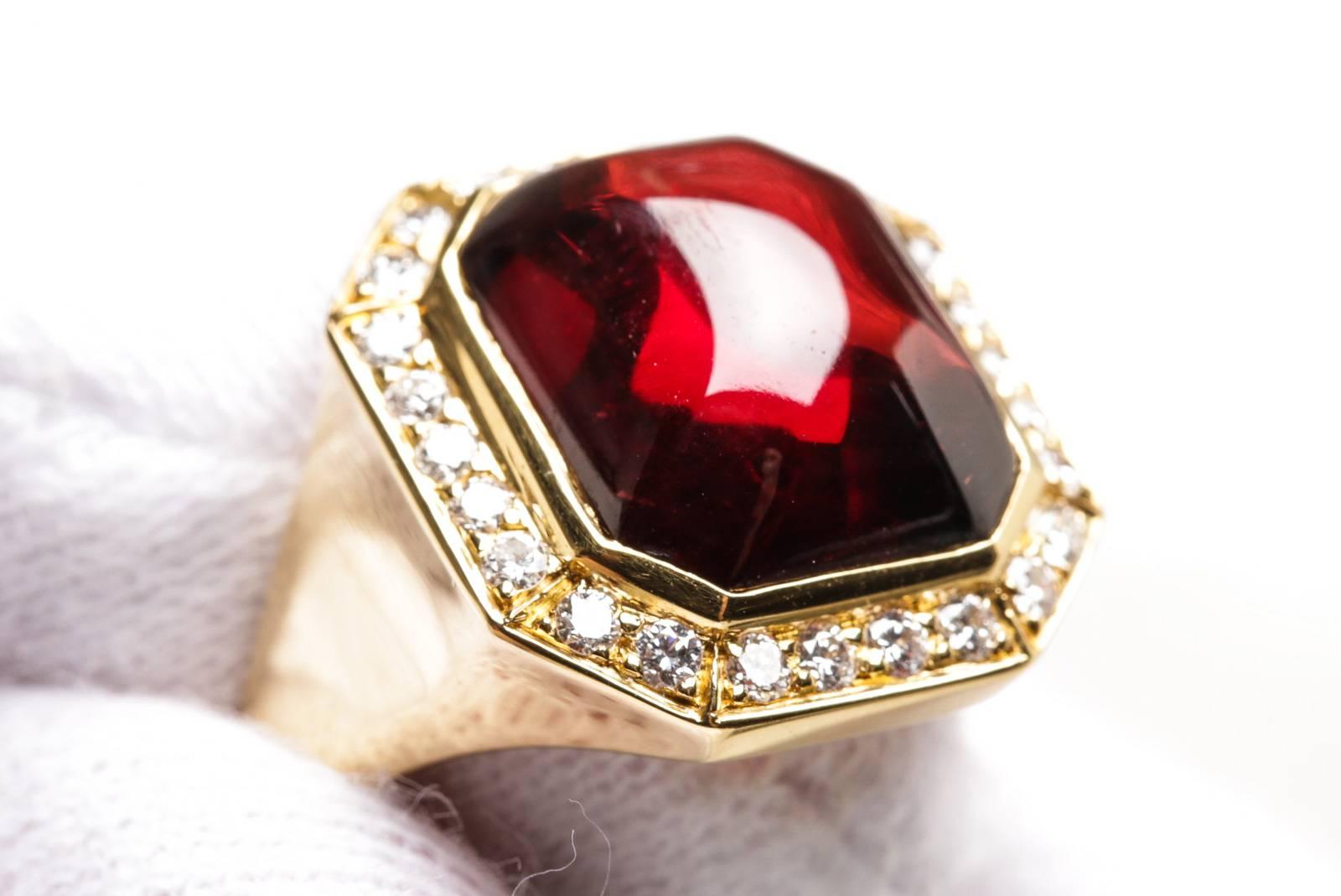 cabochon garnet Pave Diamond gold Cocktail ring For Sale 3