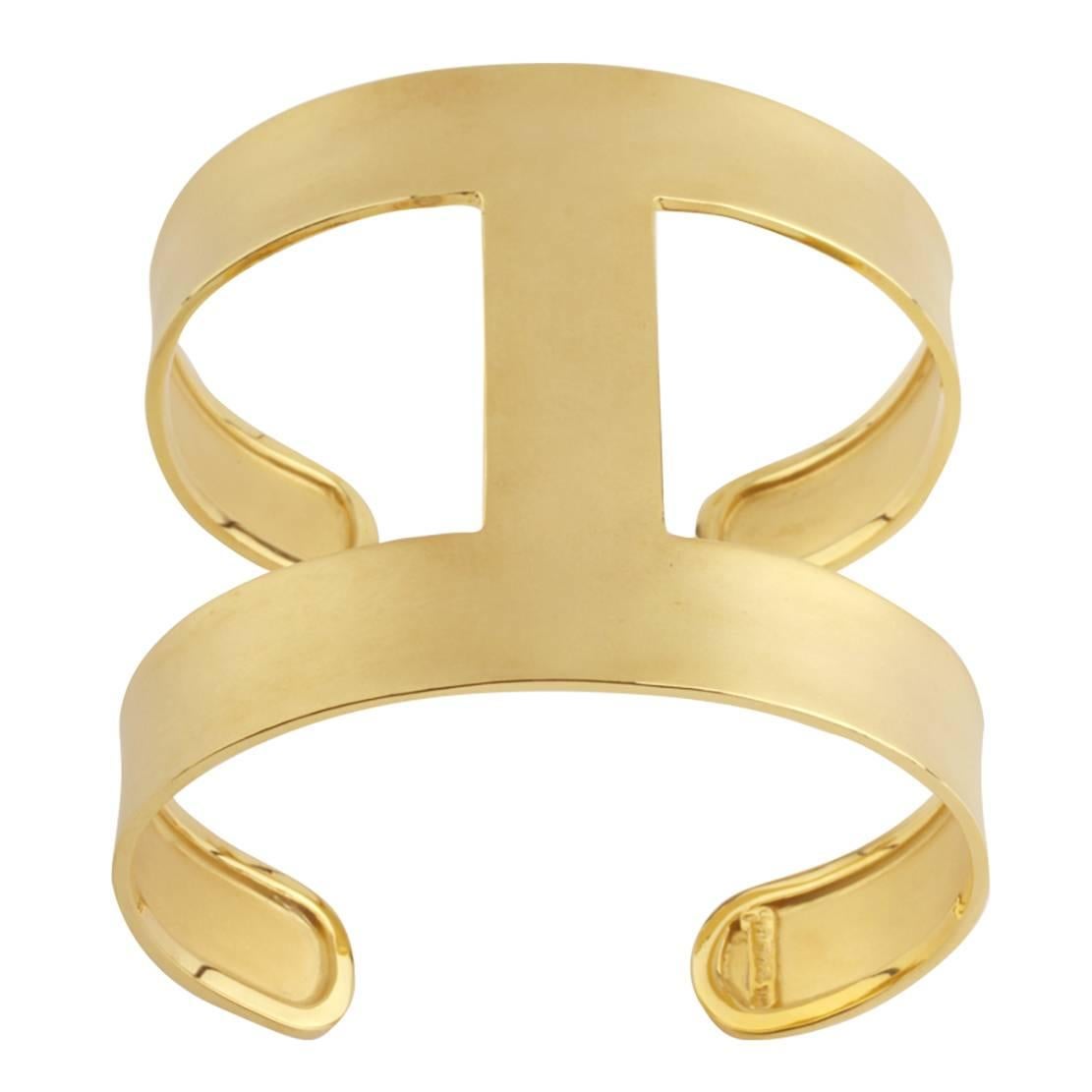 Metal: 18K Yellow Gold
Wrist Size: 6.5”
Cuff Length: approximately 2”
Ring Size: Standard US Ring Sizes
Ring Width: approximately 0.5”
Please allow for slight variations in measurements as pieces are handmade.

GLADIATOR COLLECTION © 2002
Youmna’s