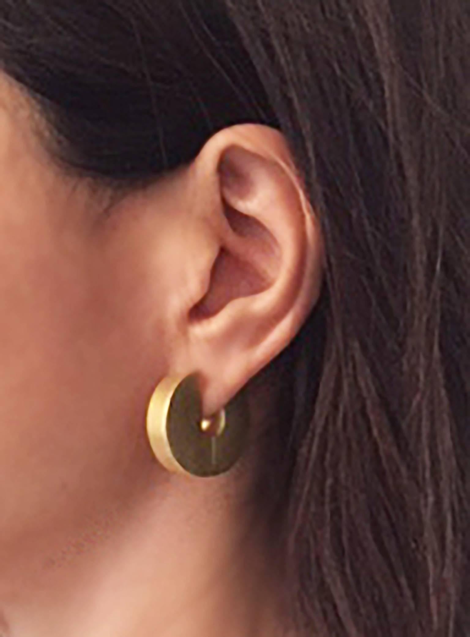 Metal: 18K Yellow Gold
Earring Diameter: approximately 1
