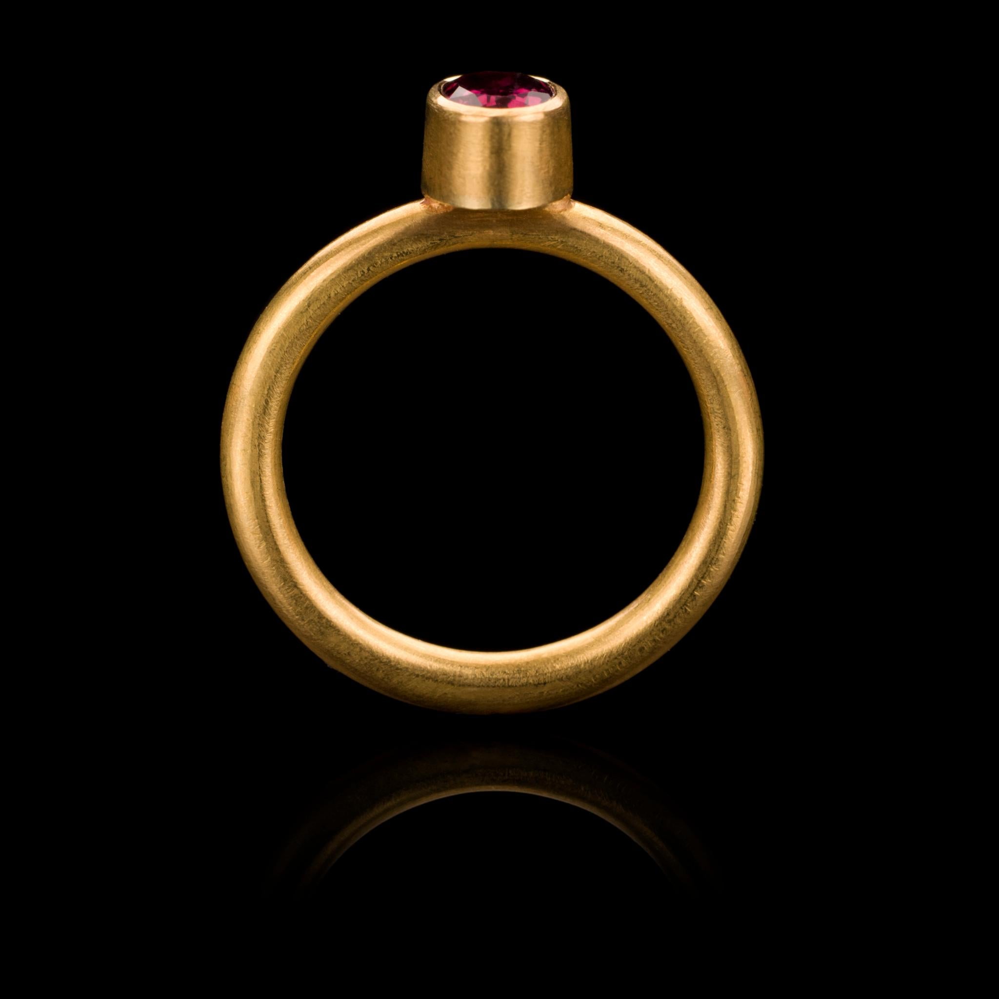 Tourmaline and 18 Karat Yellow Gold Stacking Ring In New Condition For Sale In London, Stockholm