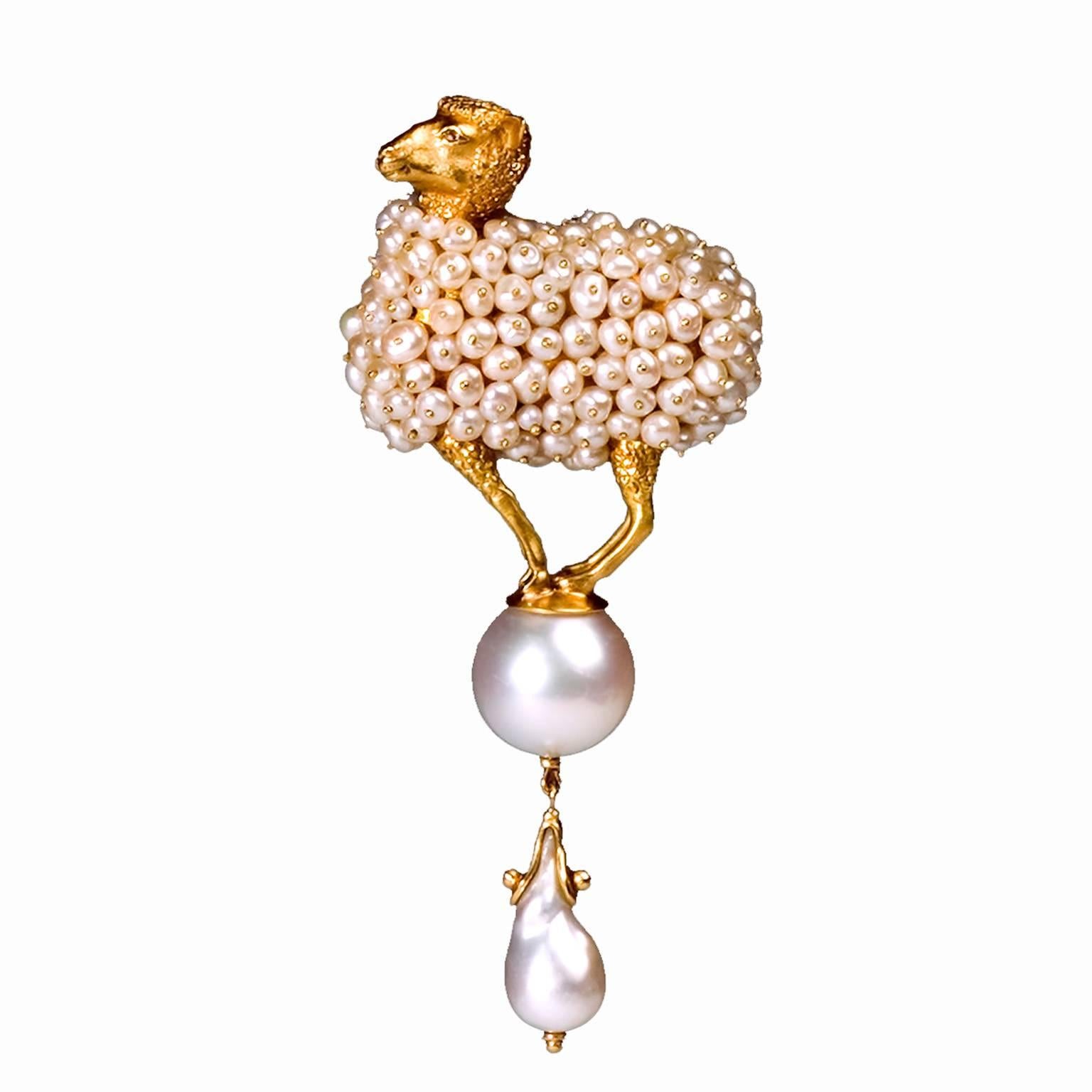 Ark Design, Diamond Eyes, Yellow Gold and Pearls Pendant Brooch For Sale