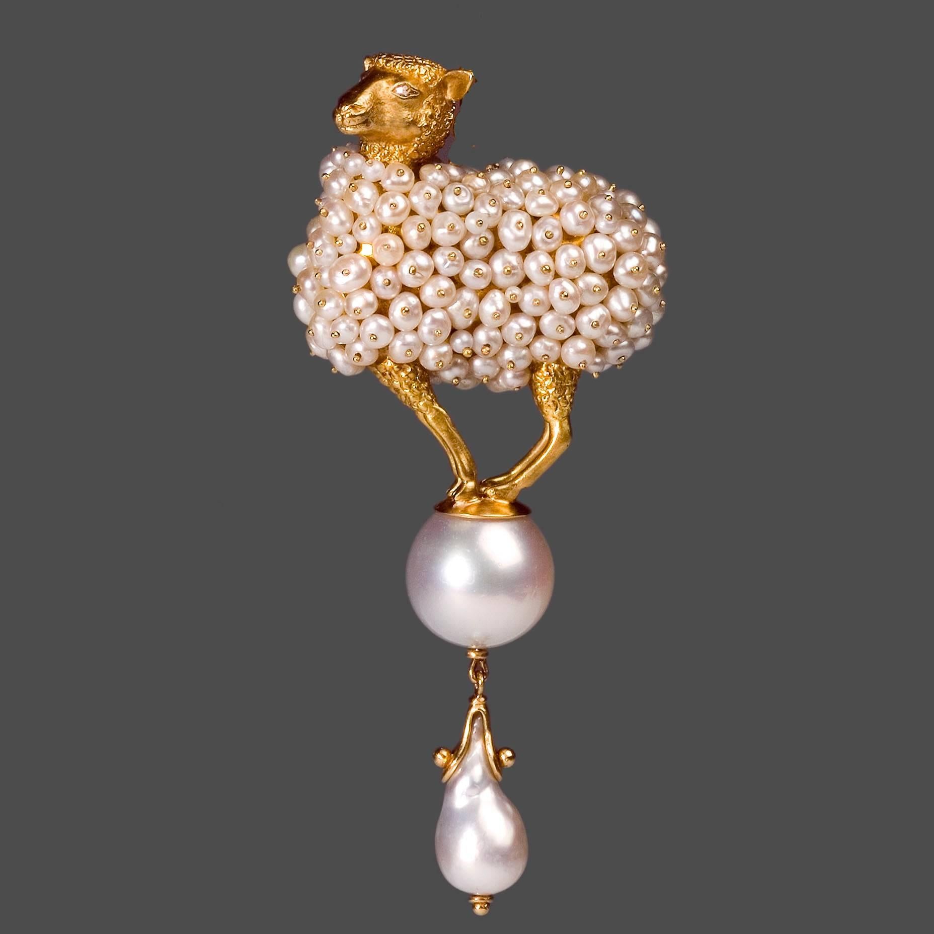 Baroque Ark Design, Diamond Eyes, Yellow Gold and Pearls Pendant Brooch For Sale