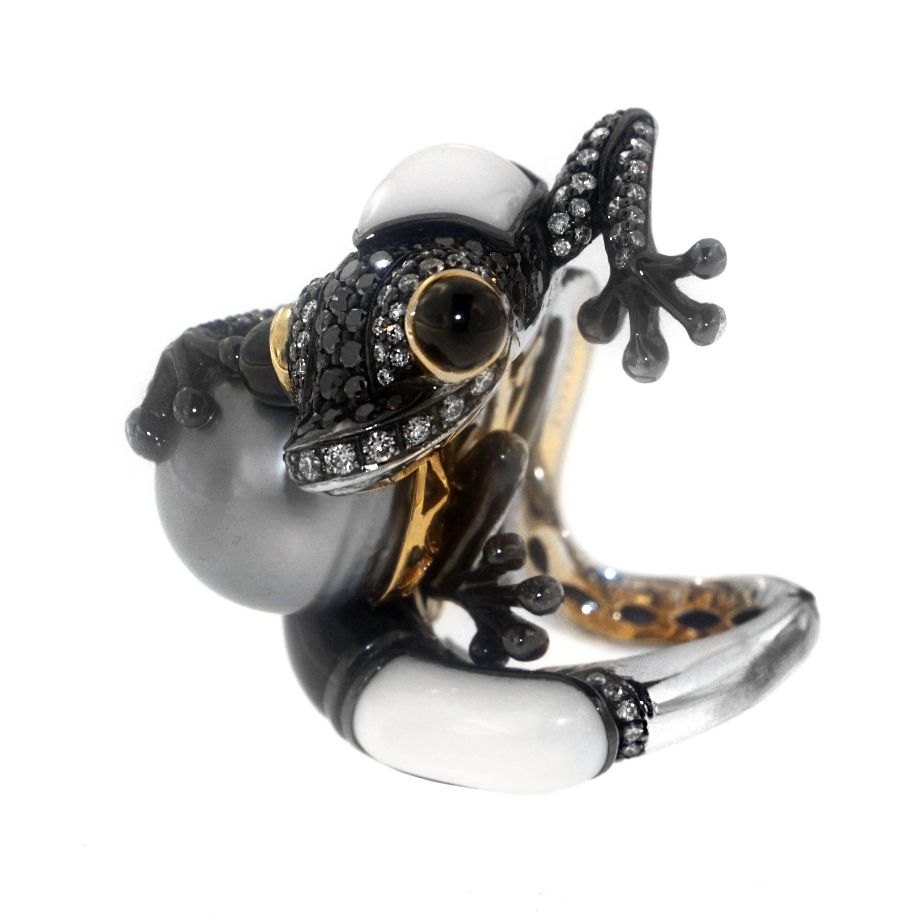 The Gecko carries totem energy conveying its symbolic powers of regeneration, renewal, and rebirth. Zorab celebrates this marvelous creature with its version of a Black and White Gecko resting on a Black Pearl.  This conversation piece ring is