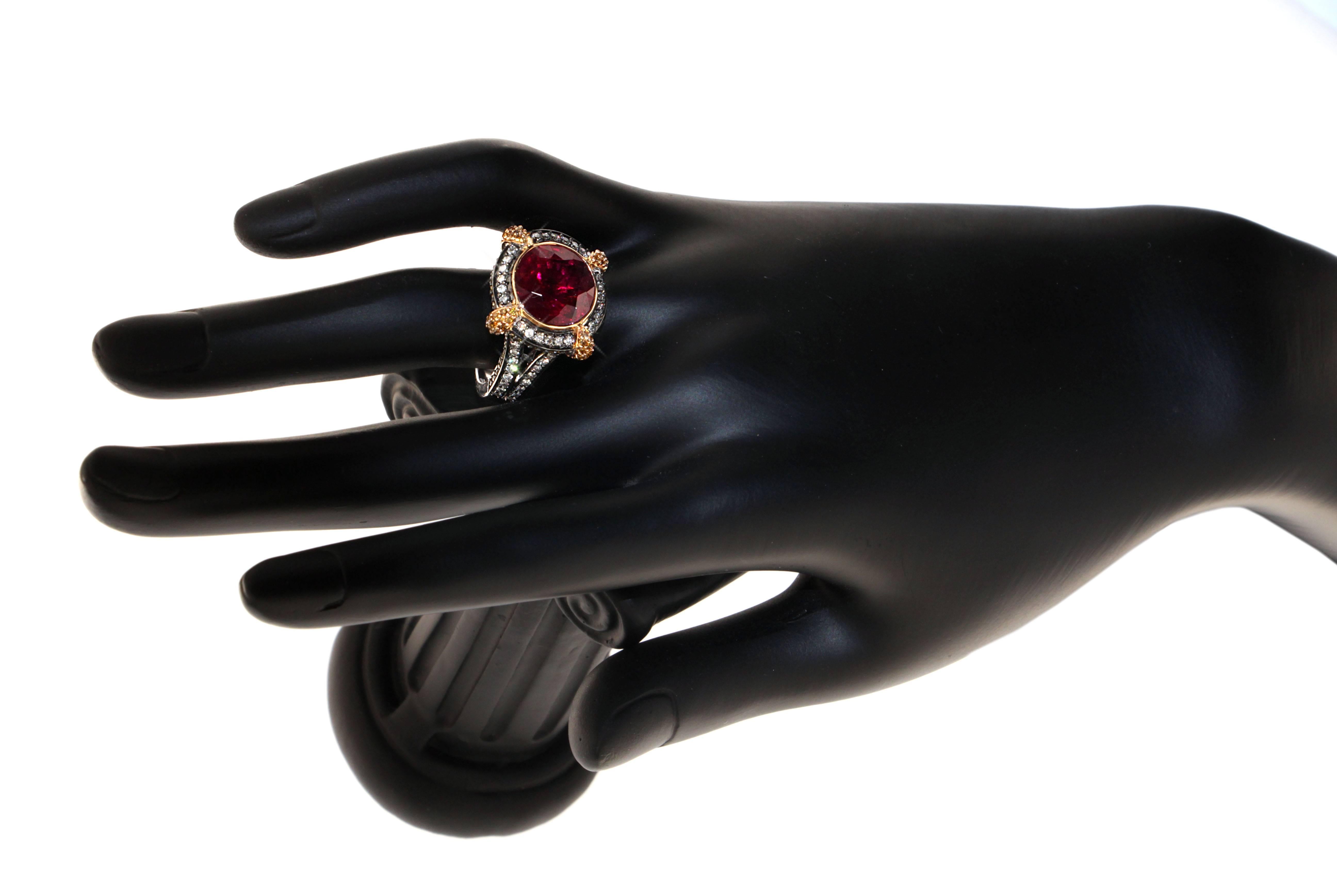 Contemporary Zorab Creation Rubelite with Yellow and White Diamonds Gold Cocktail Ring For Sale
