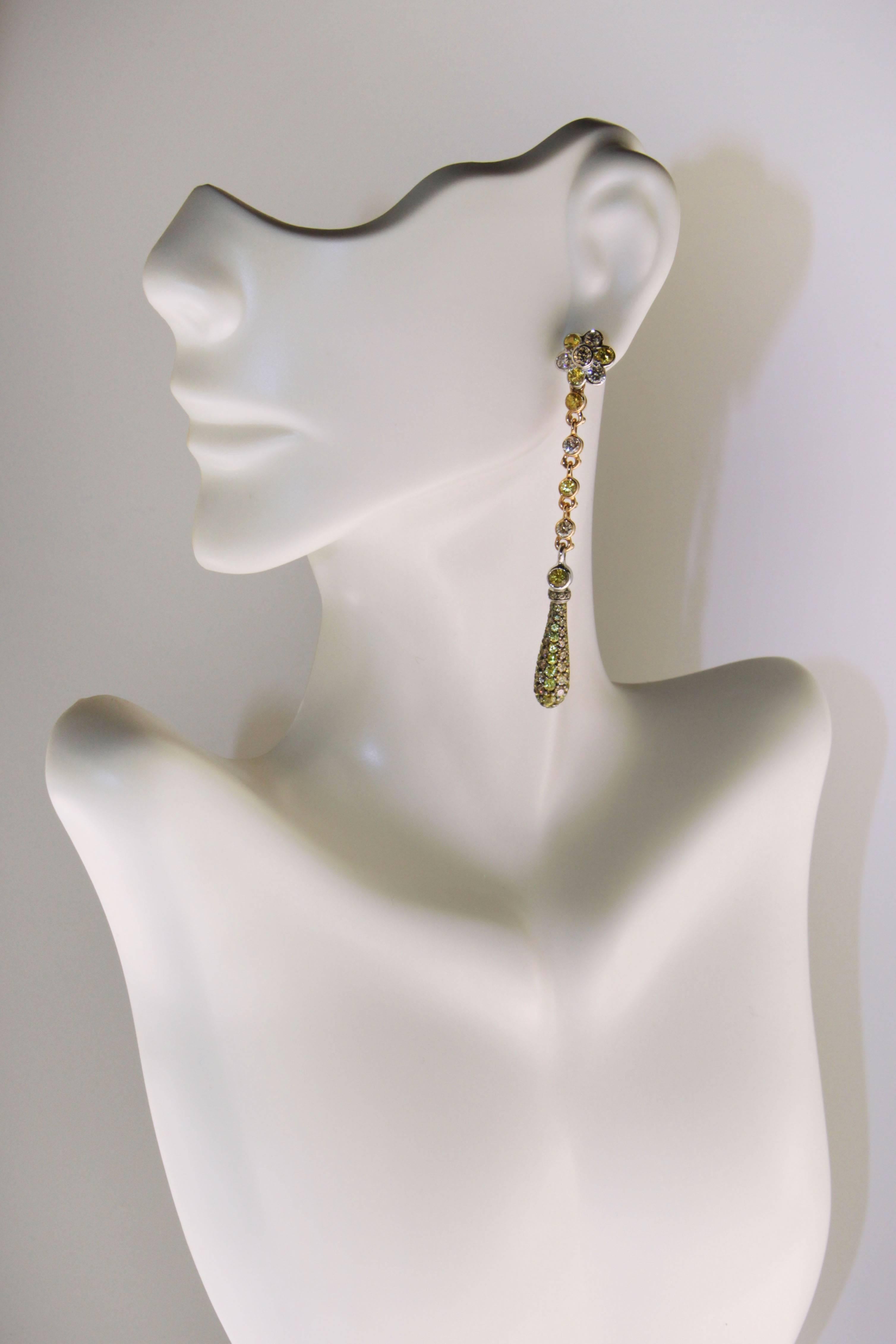 Contemporaneo Orecchino a goccia con zaffiro giallo e diamante Zorab Creation in vendita