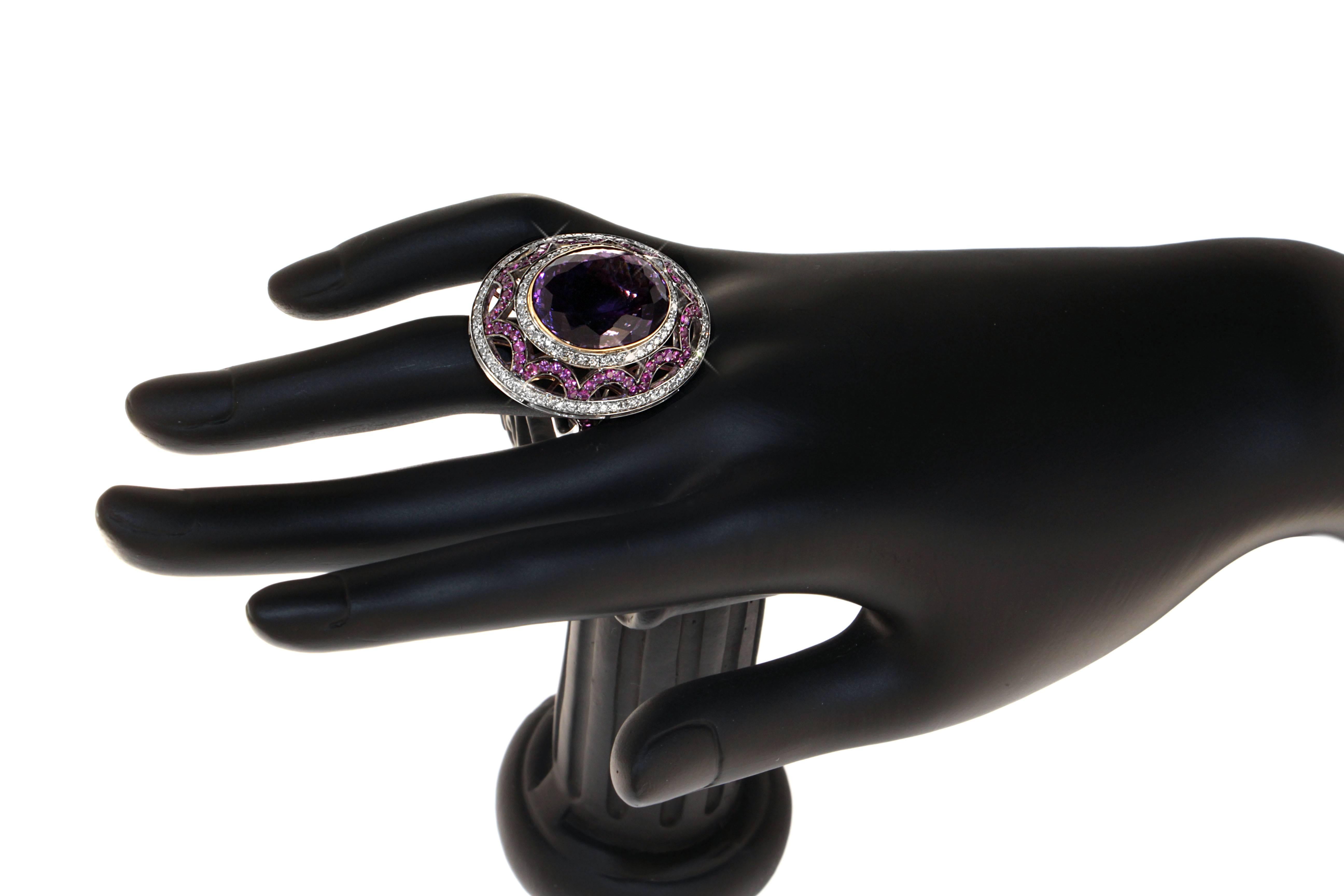 Contemporaneo Zorab Creation Anello da cocktail in quarzo ametista, zaffiro rosa e diamante bianco in oro in vendita