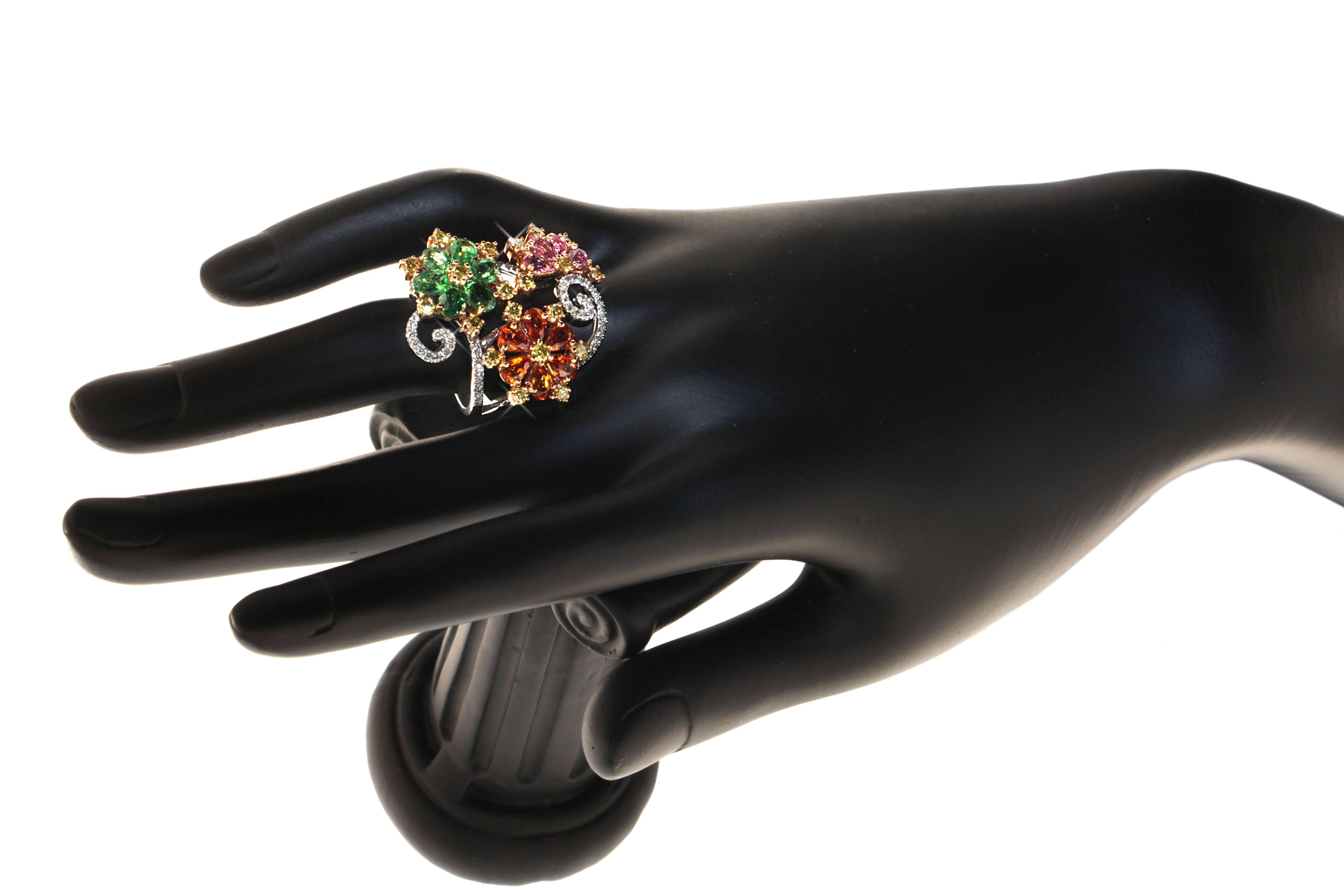 Zorab Creation Multicolored Diamond and Sapphire Cocktail Ring In New Condition For Sale In San Diego, CA