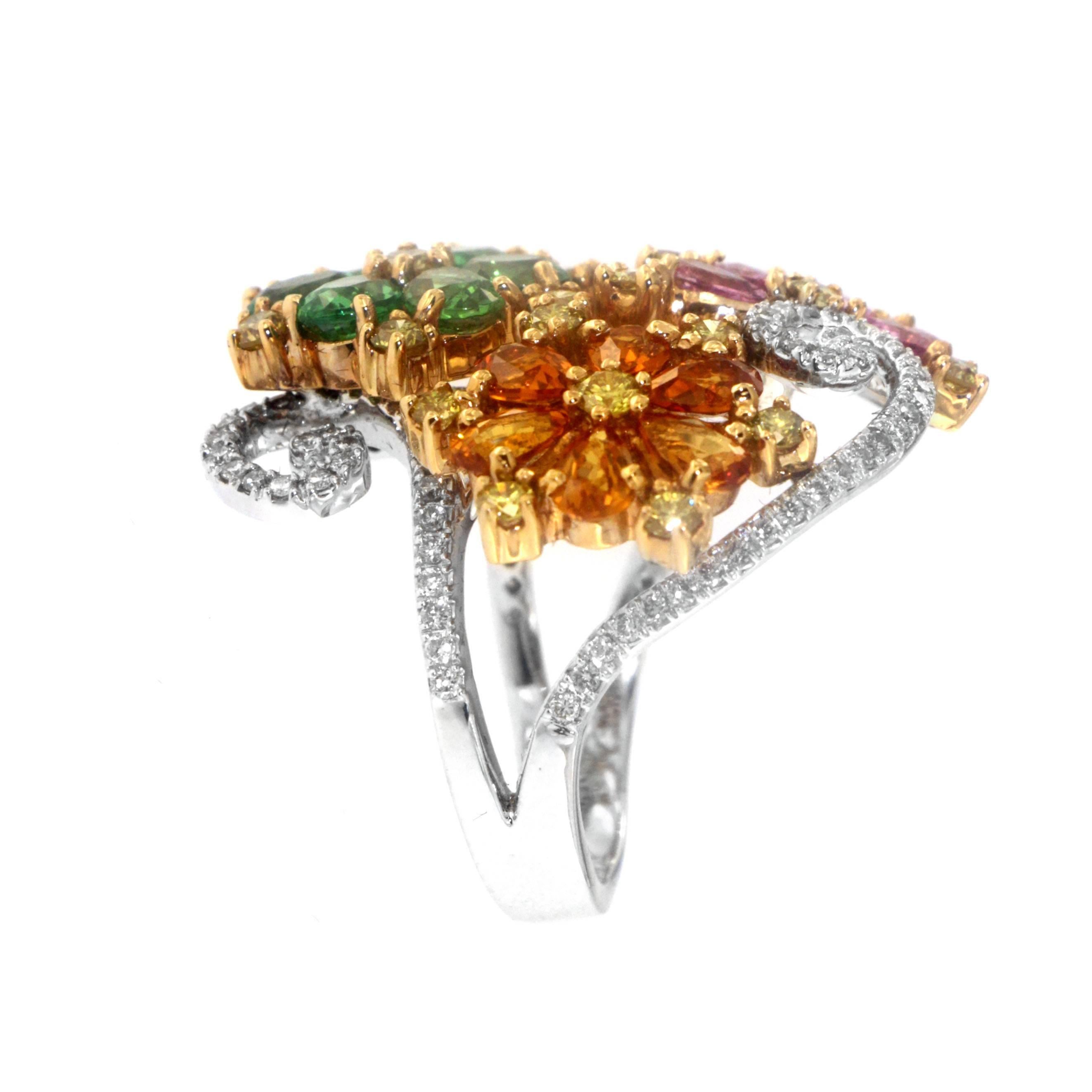 Contemporaneo Anello da cocktail con diamanti e zaffiri multicolore di Zorab Creation in vendita