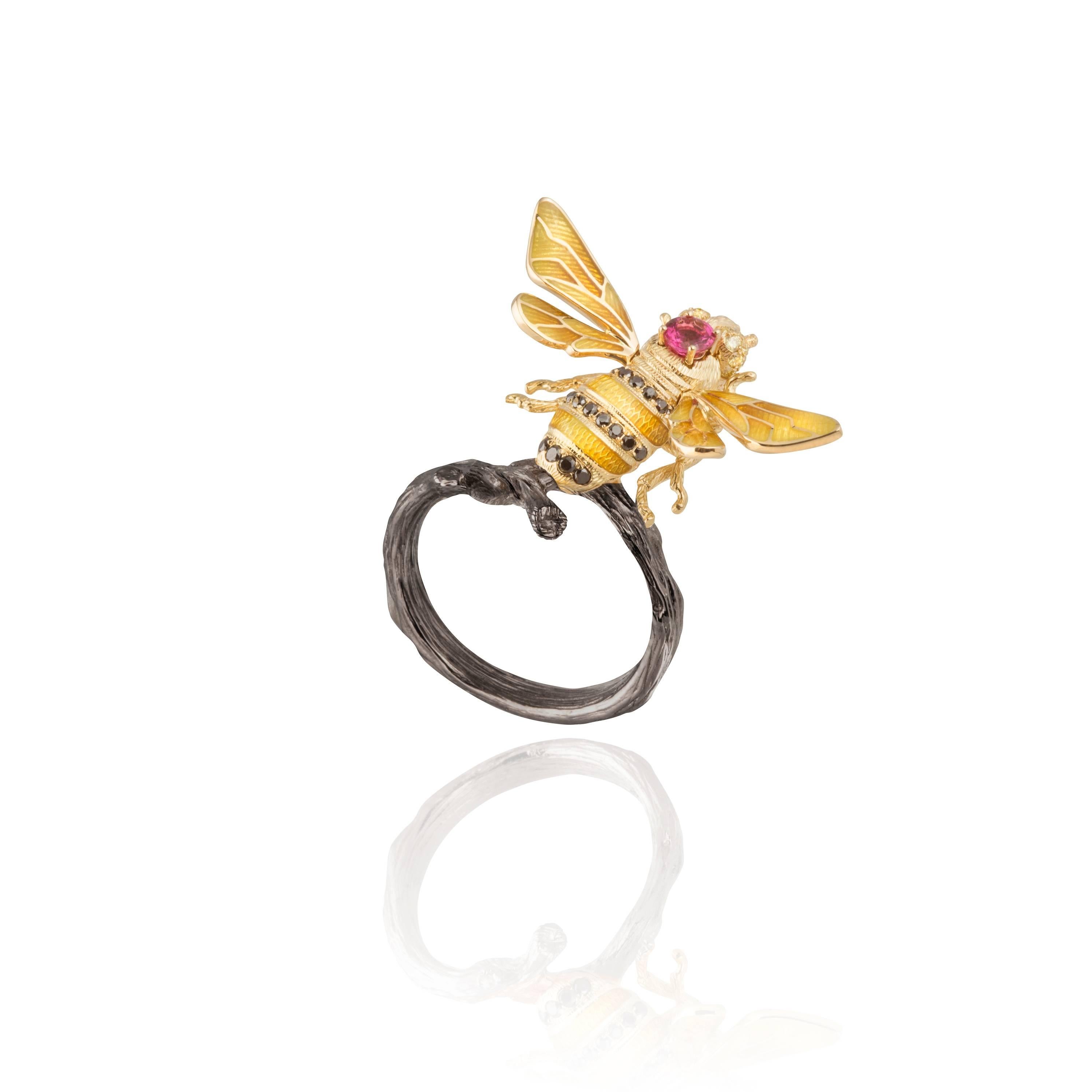 18 Karat Gold Pink Tourmaline Black and Yellow Diamond Enamel Bee Statement Ring In New Condition For Sale In Hong Kong, APAC - East Asia