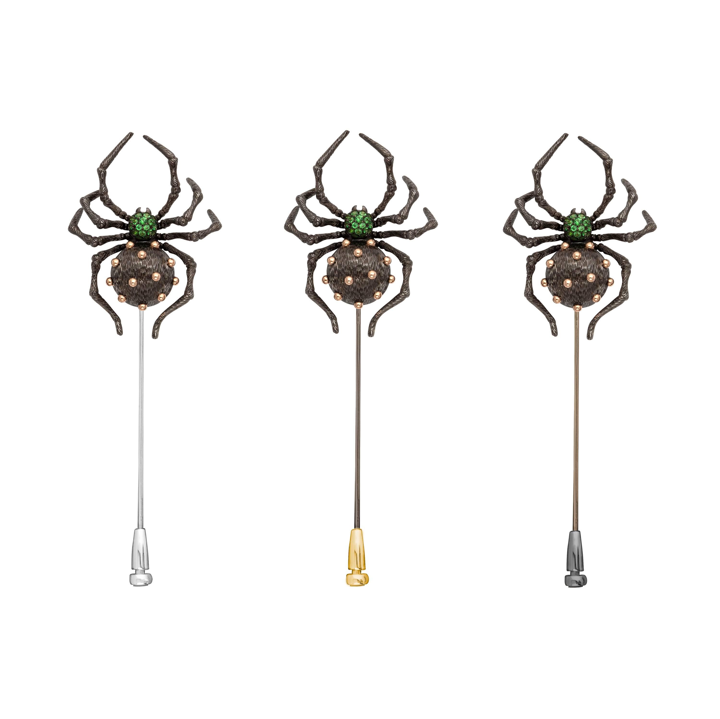 18 Karat Black Gold and Yellow Gold Spider Brooch with Tsavorites In New Condition For Sale In Hong Kong, APAC - East Asia