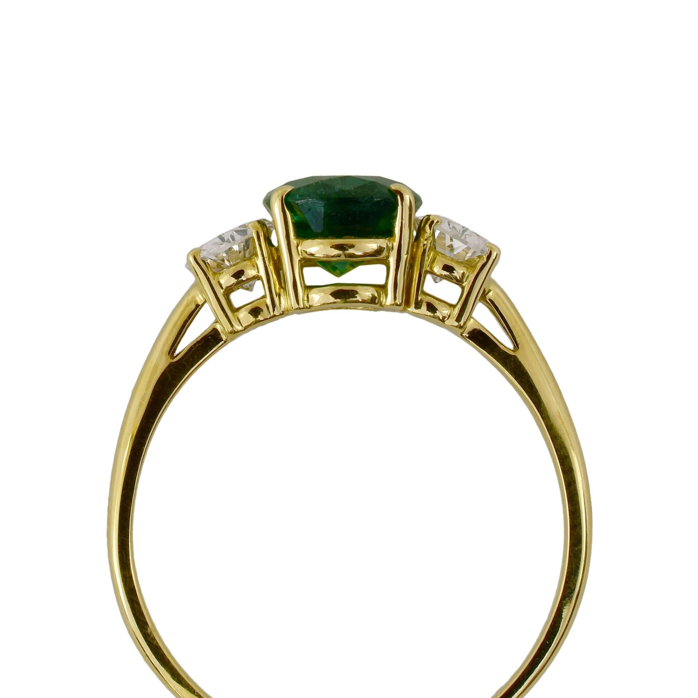 Oval Cut 1.67 Carat Emerald and Diamond Yellow Gold Ring For Sale