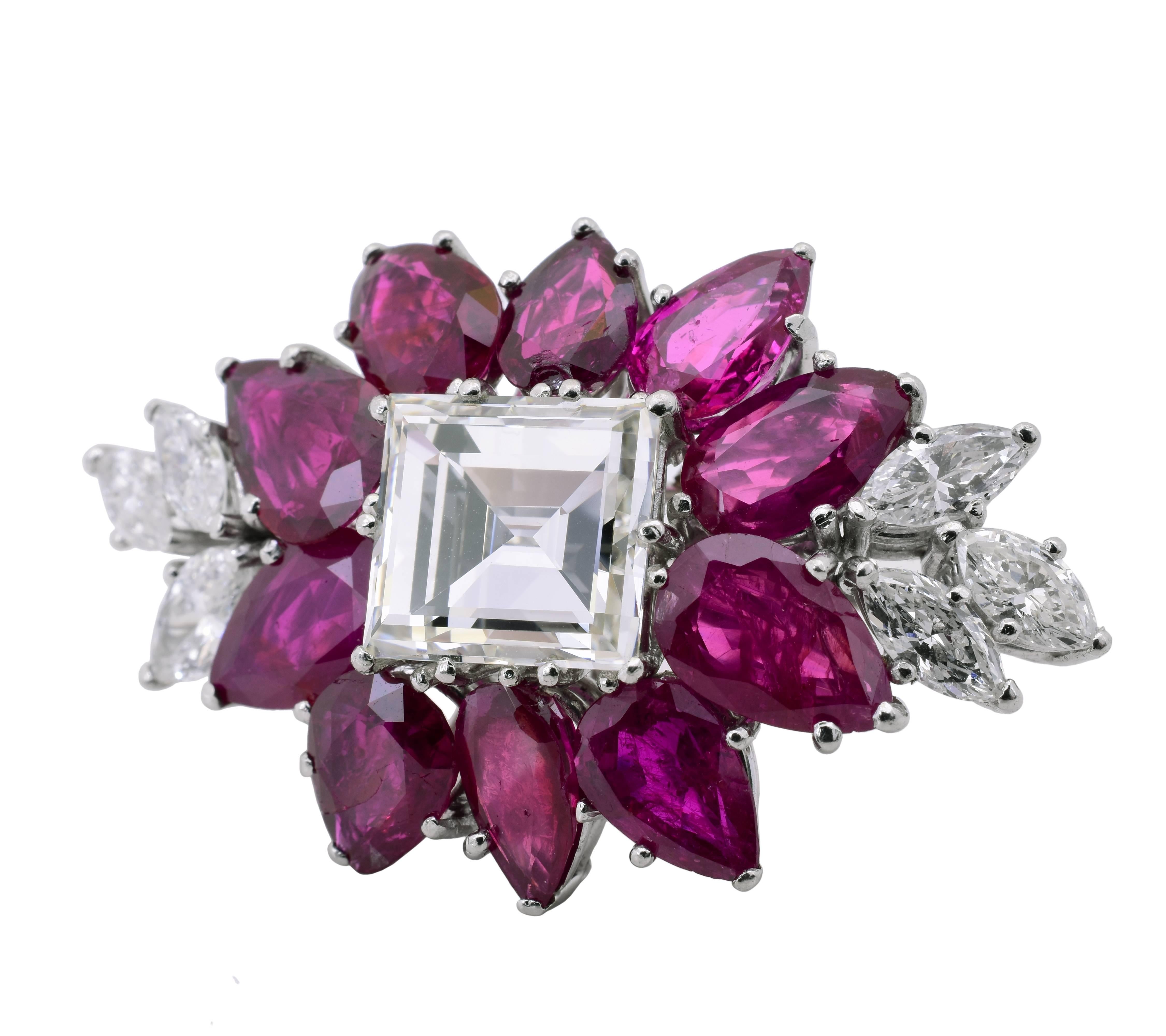 1960s vintage Cartier brooch which until recently was in the personal collection of Gigi Guggenheim Danziger, the wife of the former owner of Cartier Paris. The platinum brooch features a 4.24 carat GIA certified (Report No. 5181631118) rectangular