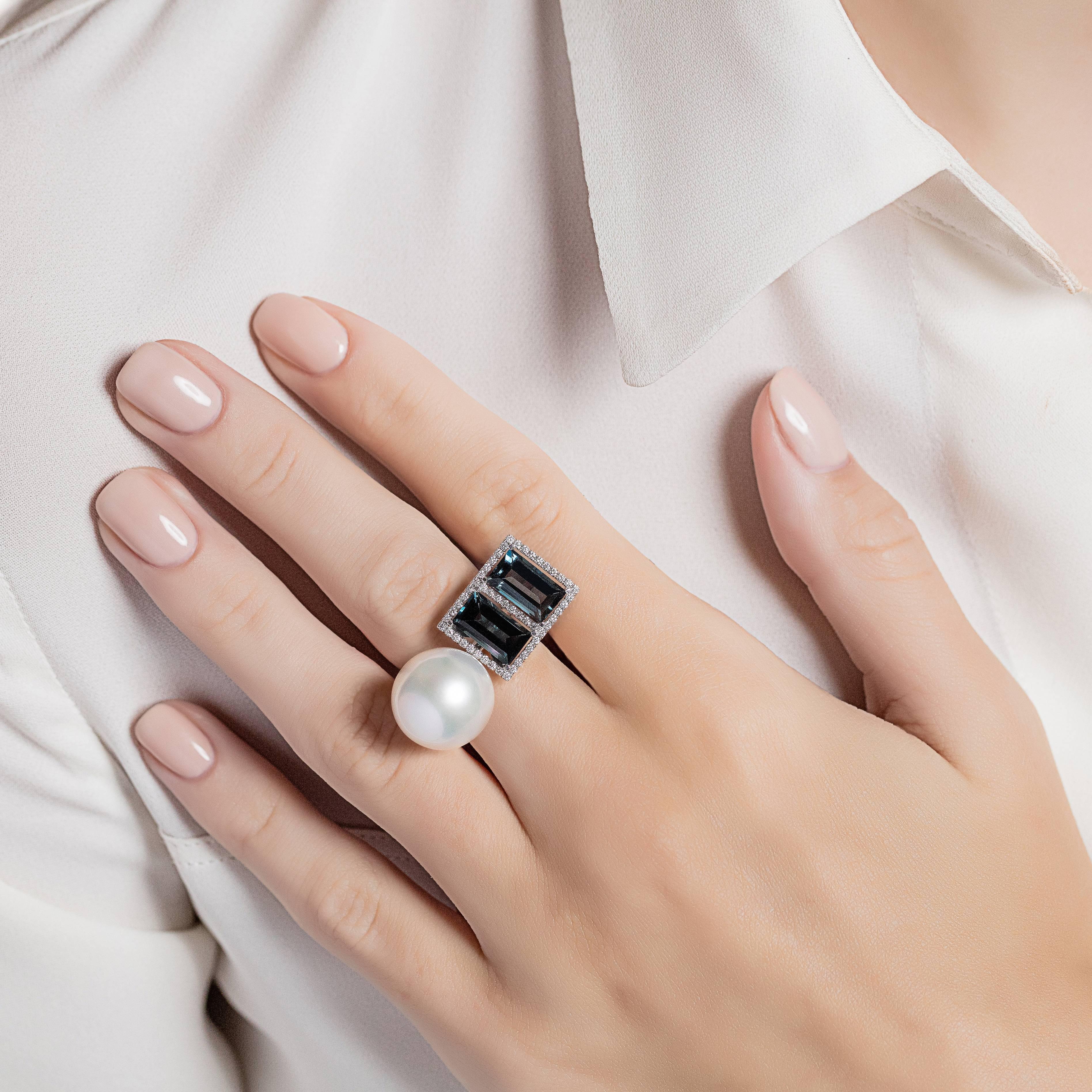 A striking ring, with double baguette-cut amethyst and a South Sea Pearl, each surrounded with diamonds. The Elle et Lui collection symbolises the interaction of extremes – men and woman – which formed the basis for the concept of yin and yang.