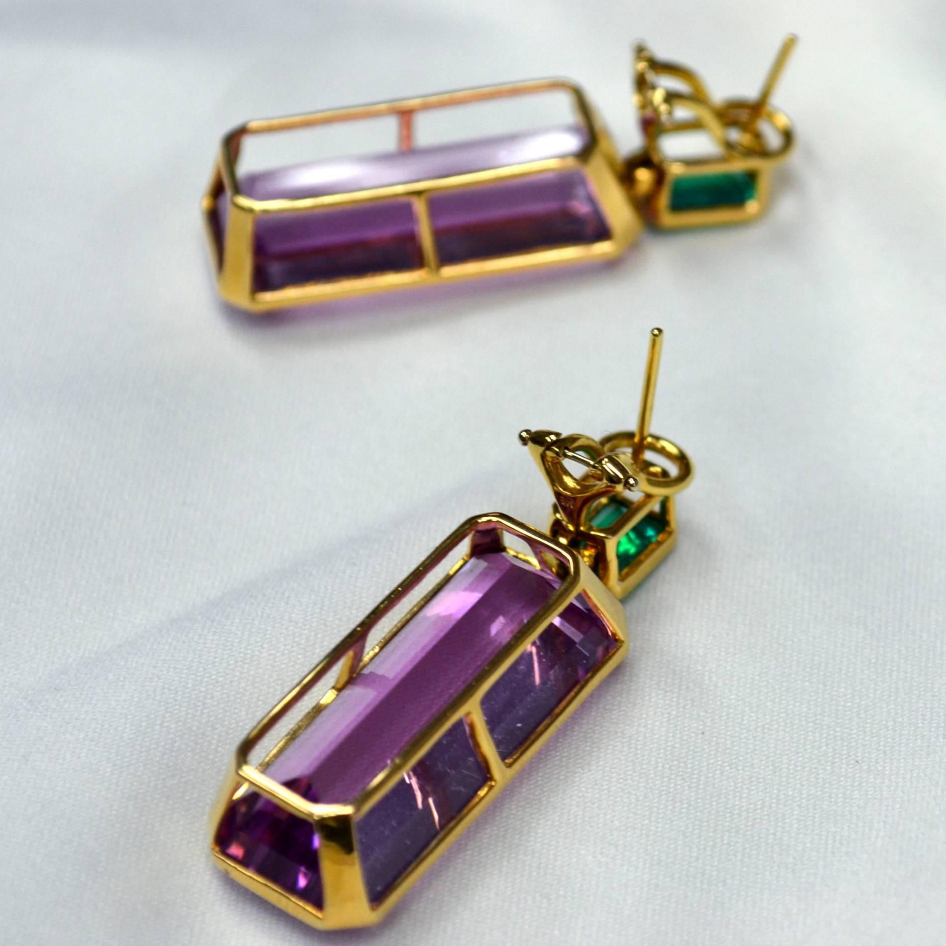 Modern Brazilian Kunzite and Emerald Statement 18 Karat Gold Drop Earrings For Sale