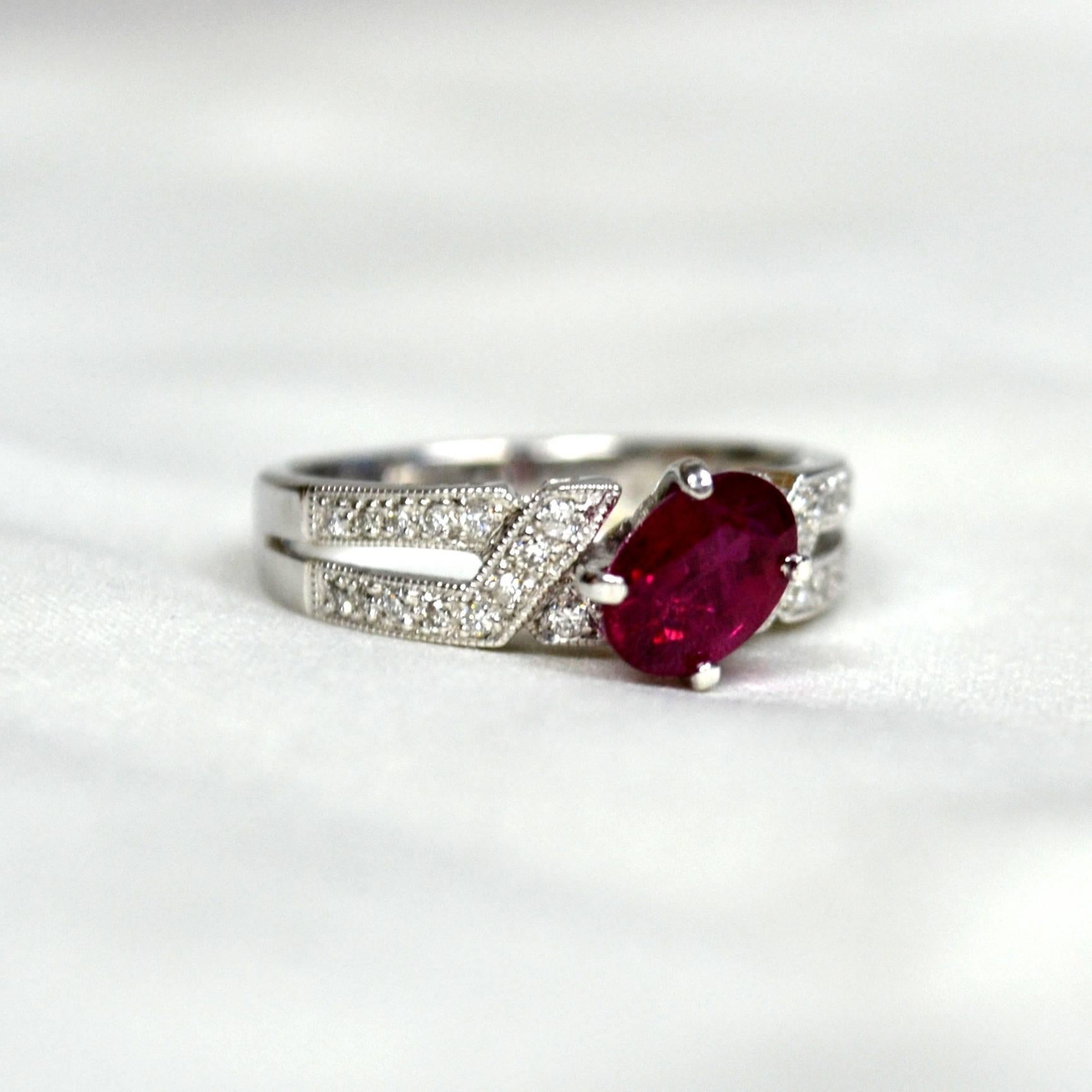 Art Deco Oval Ruby Diamond 18 Karat Gold Solitaire Ring For Sale