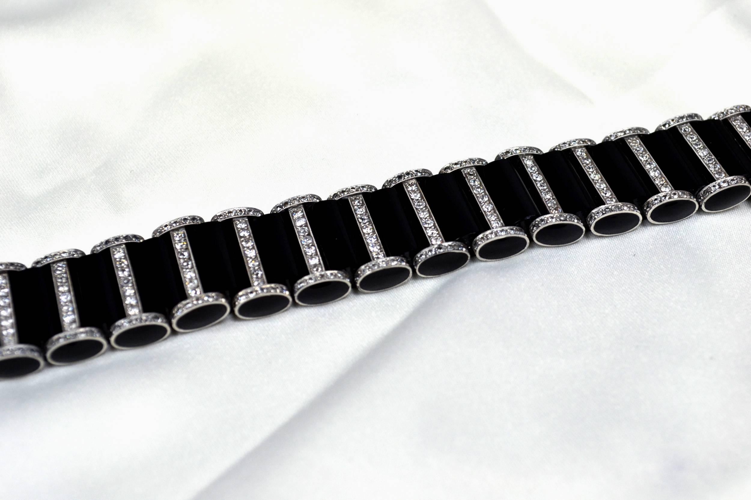 French Onyx Diamond Platinum Link Bracelet In New Condition For Sale In New York, NY