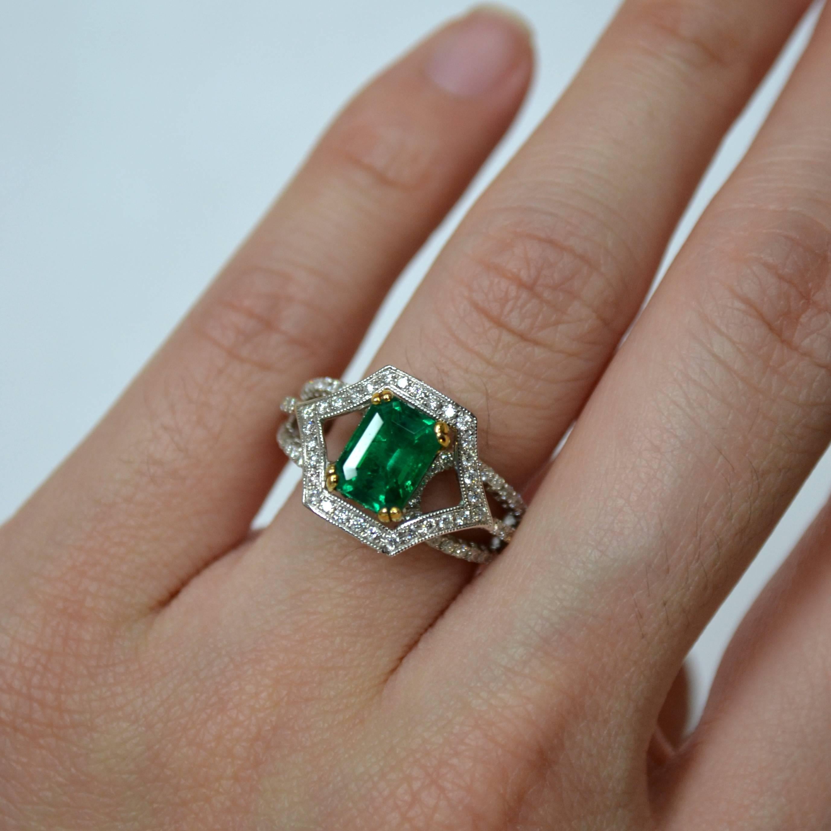 Women's or Men's Emerald Diamond 18 Karat Gold Solitaire Ring For Sale