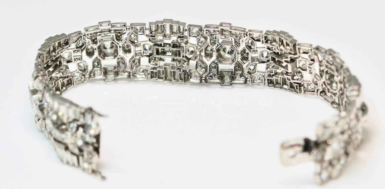 1940s Retro Platinum Flexible Diamond Bracelet 4