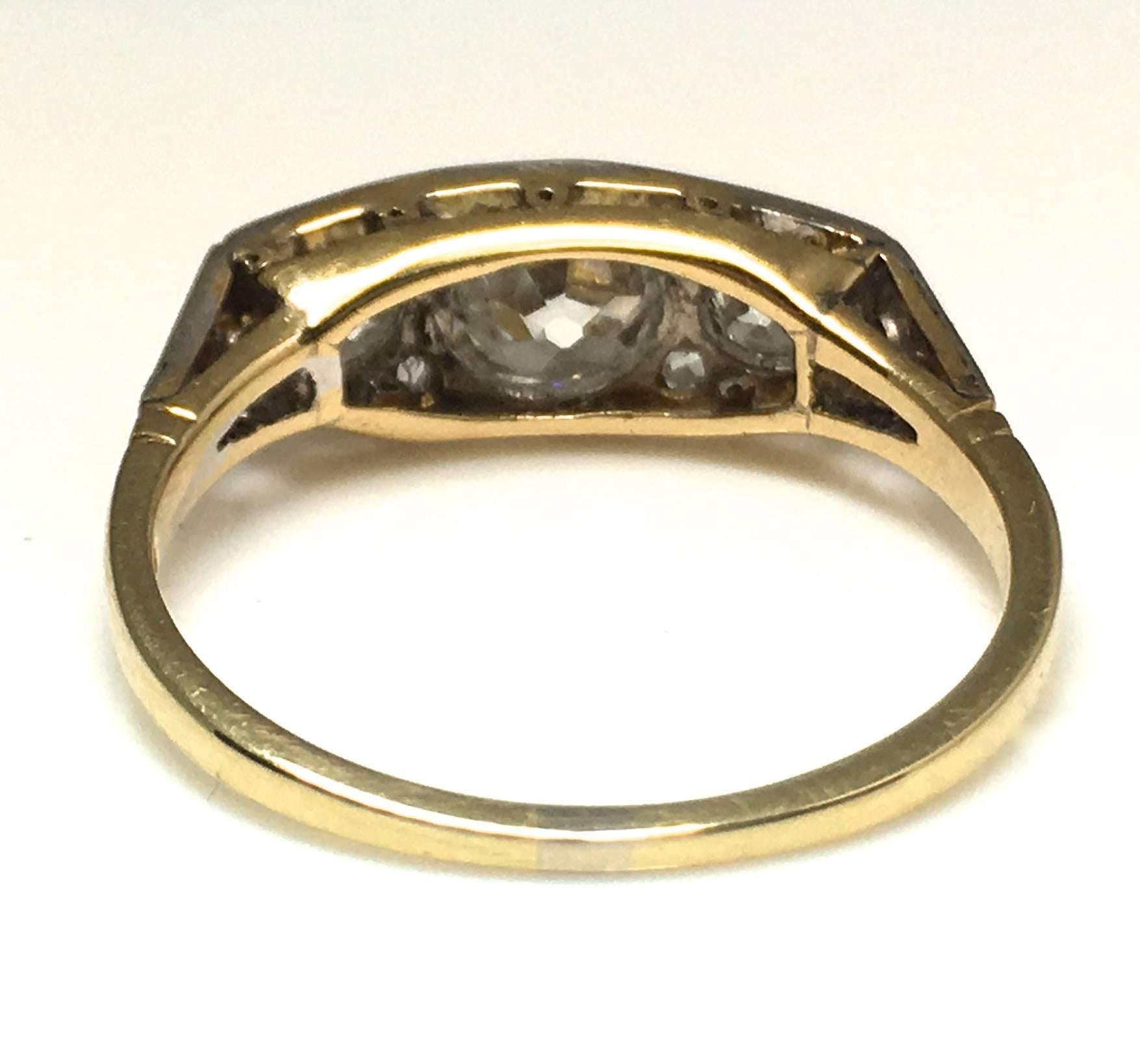 Art Deco 1930s Three-Stone Diamond Platinum and Gold Ring 1