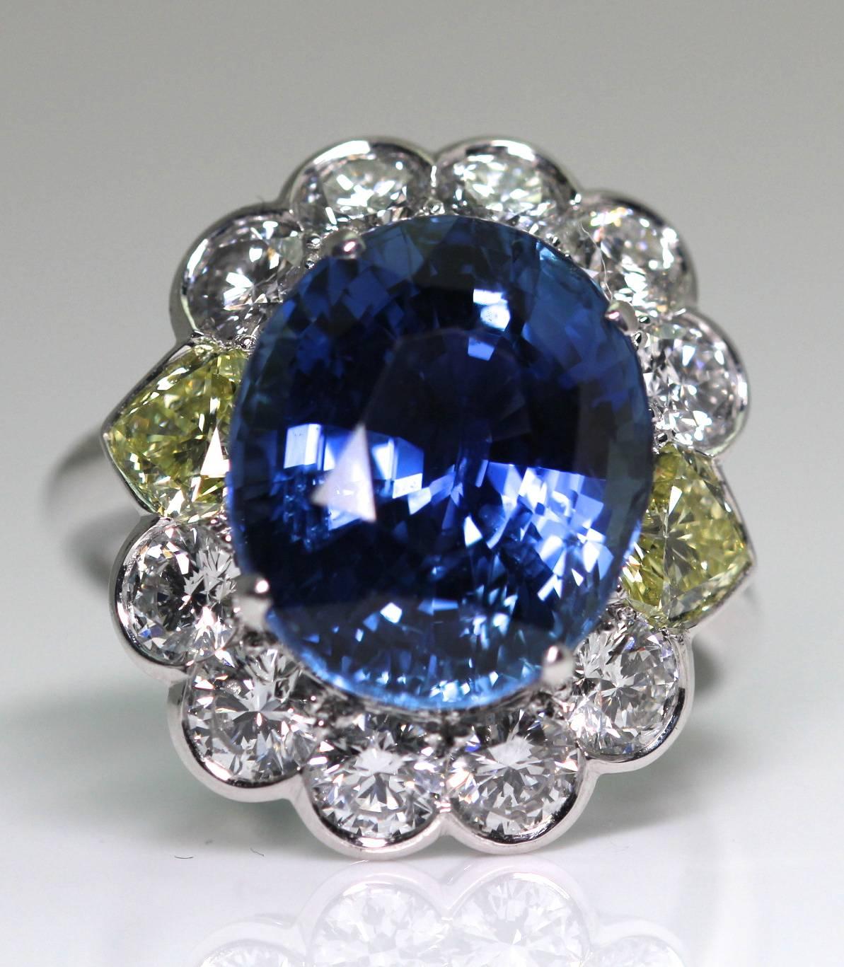 GRS Certified Natural Oval 9.99 Carat Sapphire with Yellow Heart Shape Diamonds In New Condition In London, GB