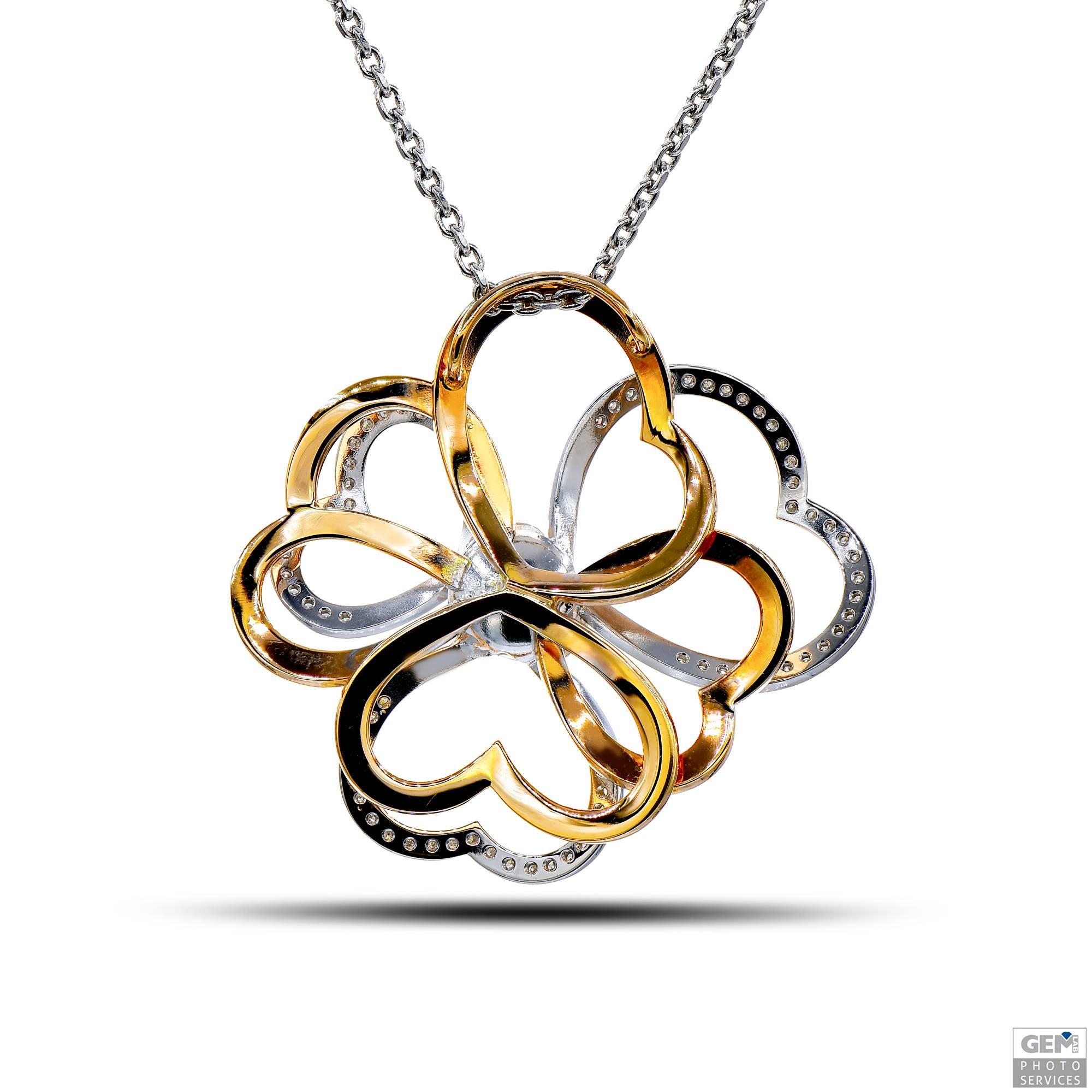 Flower and Heart Inspired Rose Gold and White Gold Pendant Set with Diamonds In New Condition For Sale In Knokke, BE