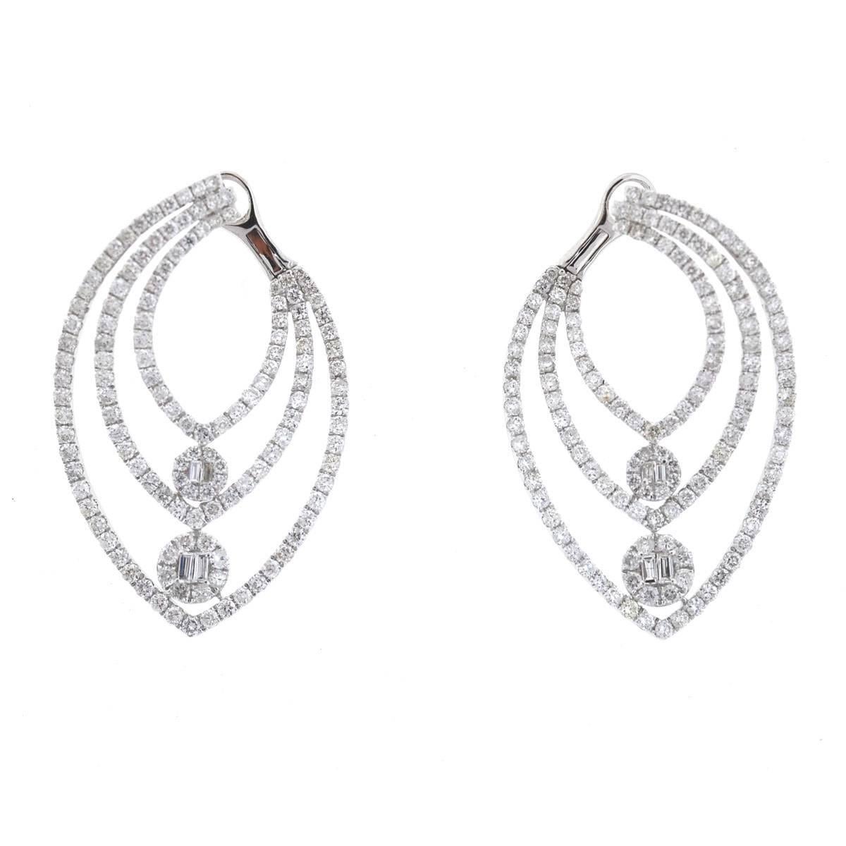 Rock by Marli 18 Karat White Gold Cuff Diamond Earrings For Sale (Free