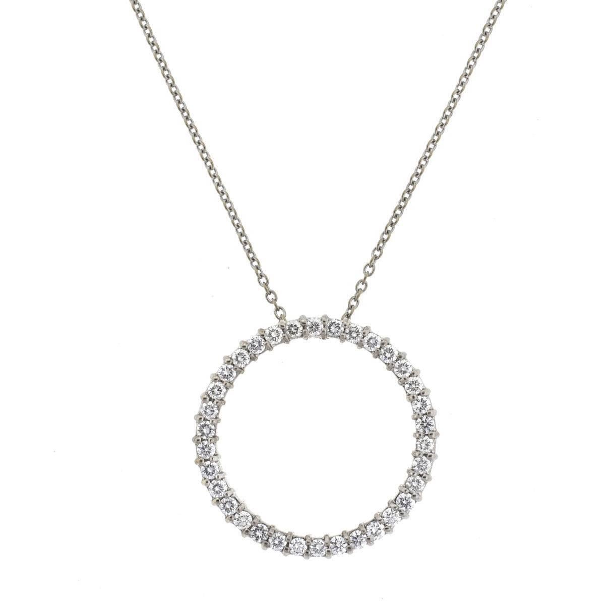 Roberto Coin Circle of Life 18 Karat White Gold Diamond Pendant Necklace In Excellent Condition In Boca Raton, FL