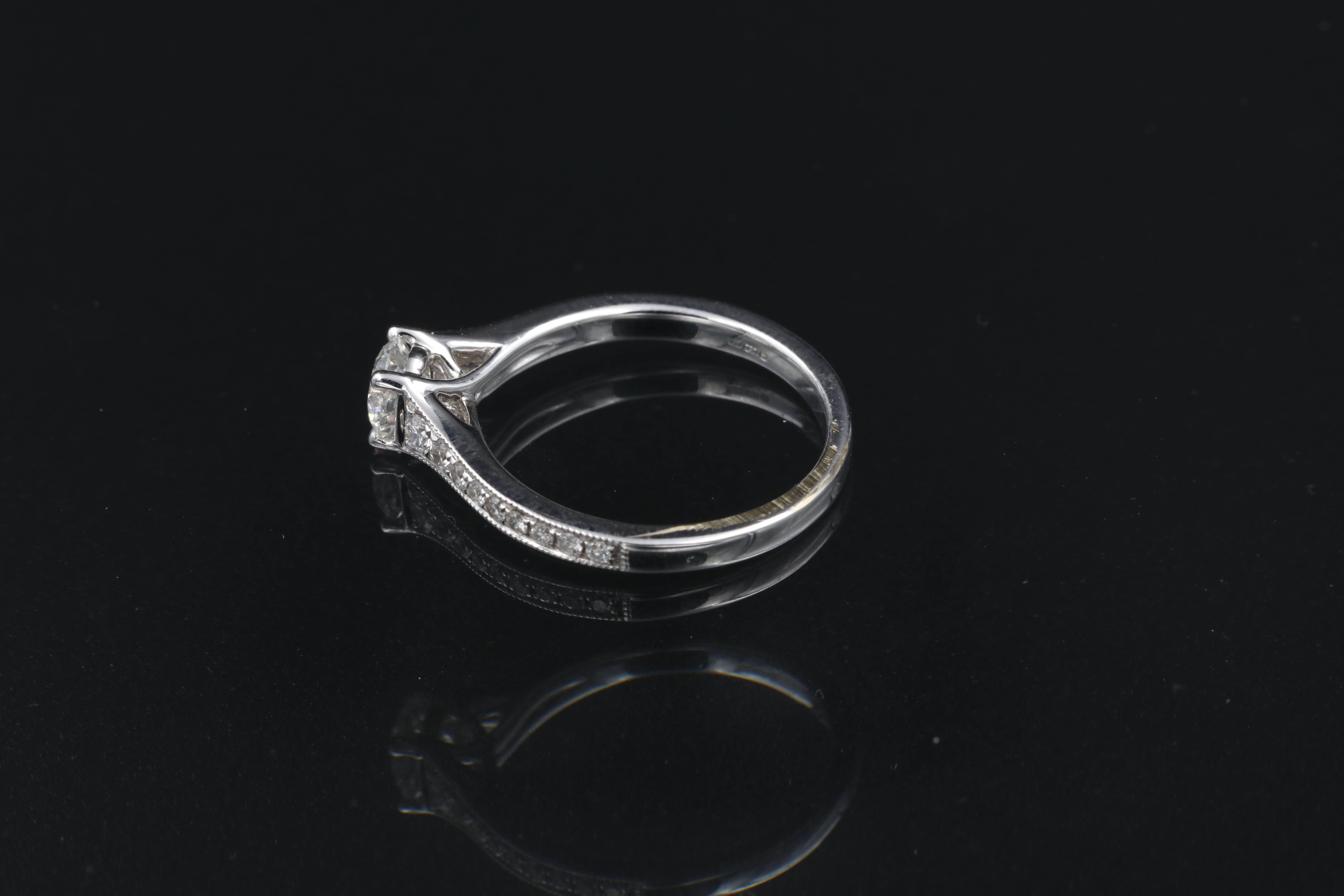 Round Cut GIA Certified 0.50 Carat Fvs2 Diamond Ring