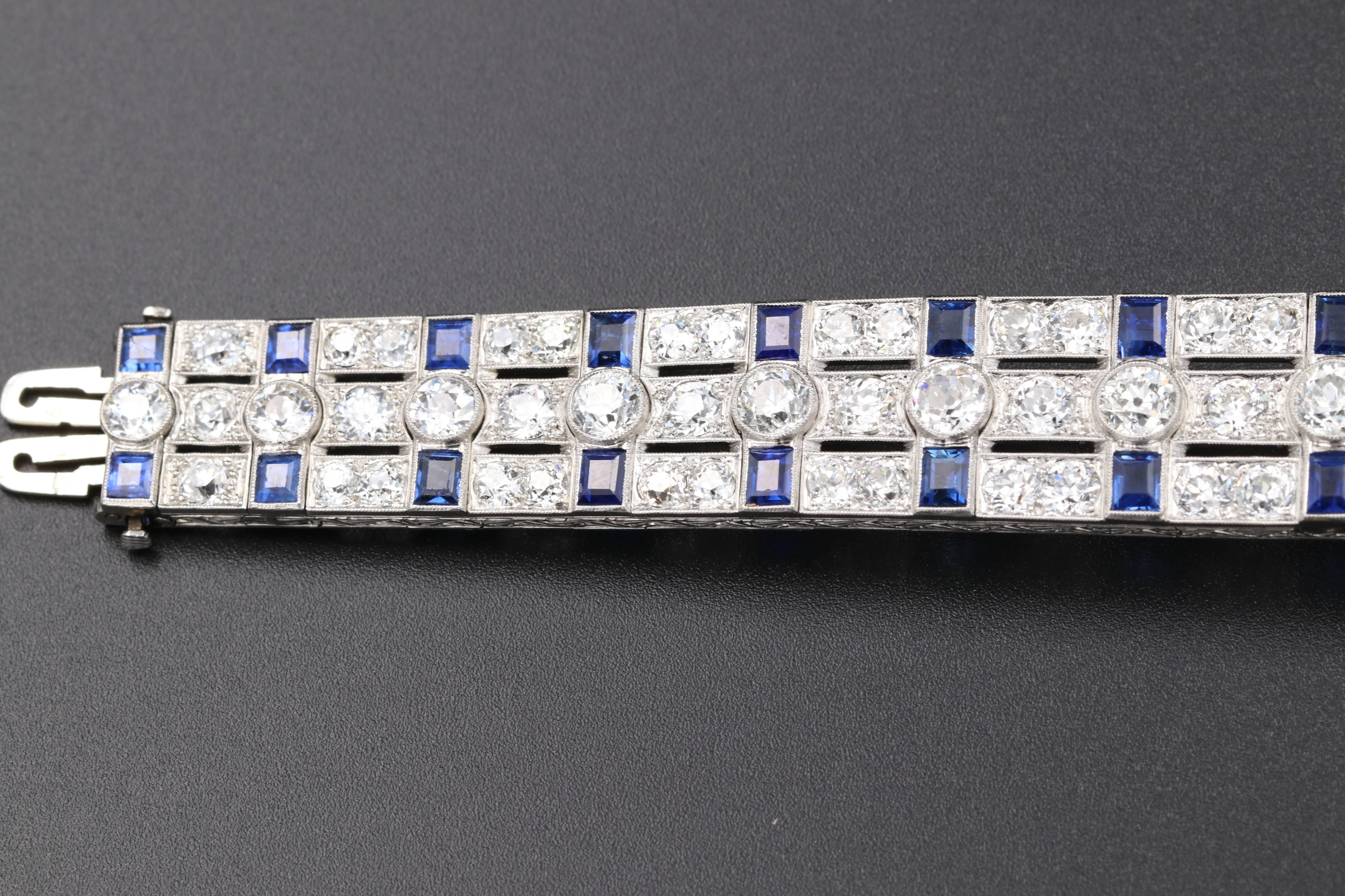 Platinum, Diamonds and Sapphires French Art Deco Bracelet In Good Condition In Saint-Ouen, FR