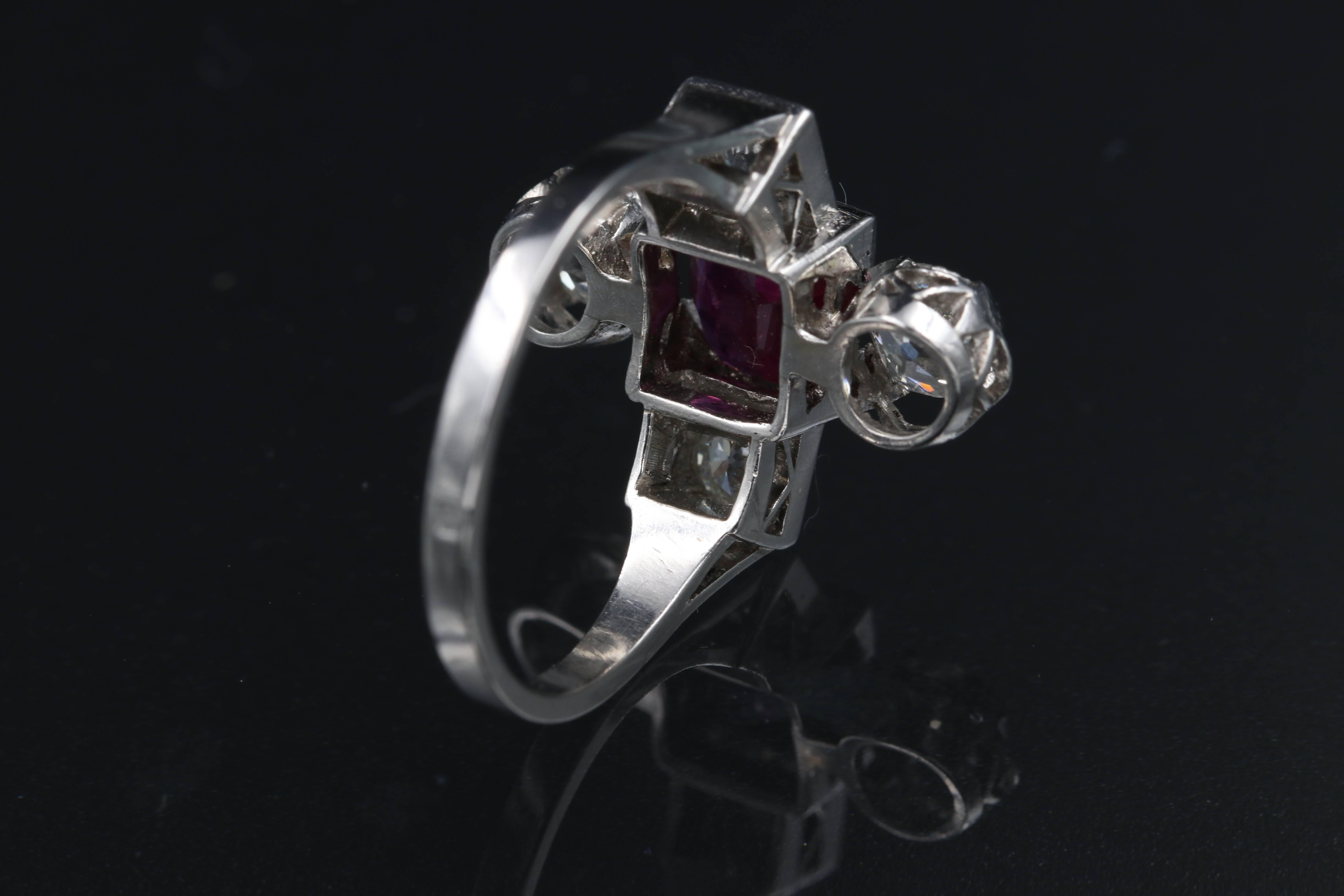 Platinum, Ruby and diamonds French Art Deco Ring 1