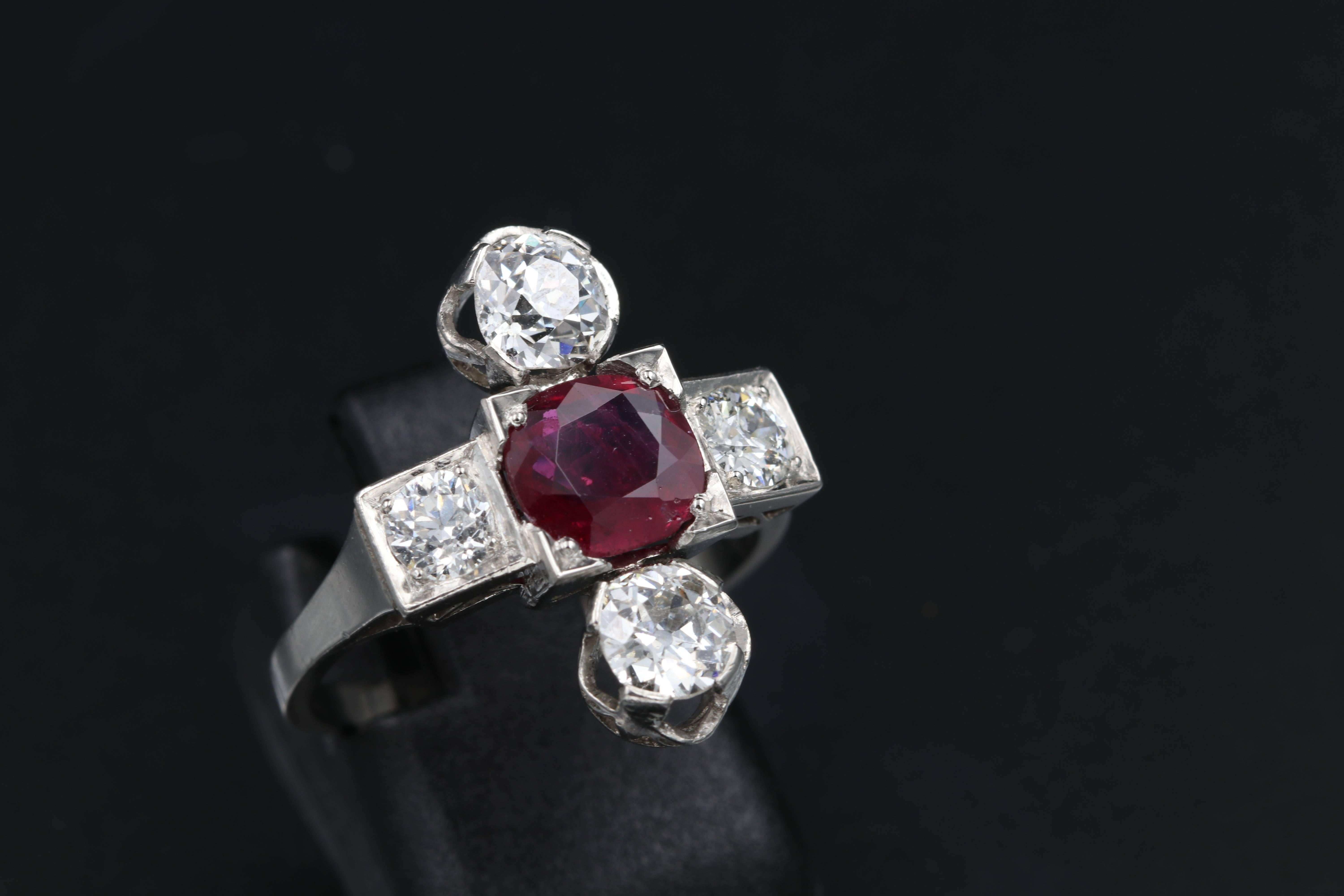 Platinum, Ruby and diamonds French Art Deco Ring 2