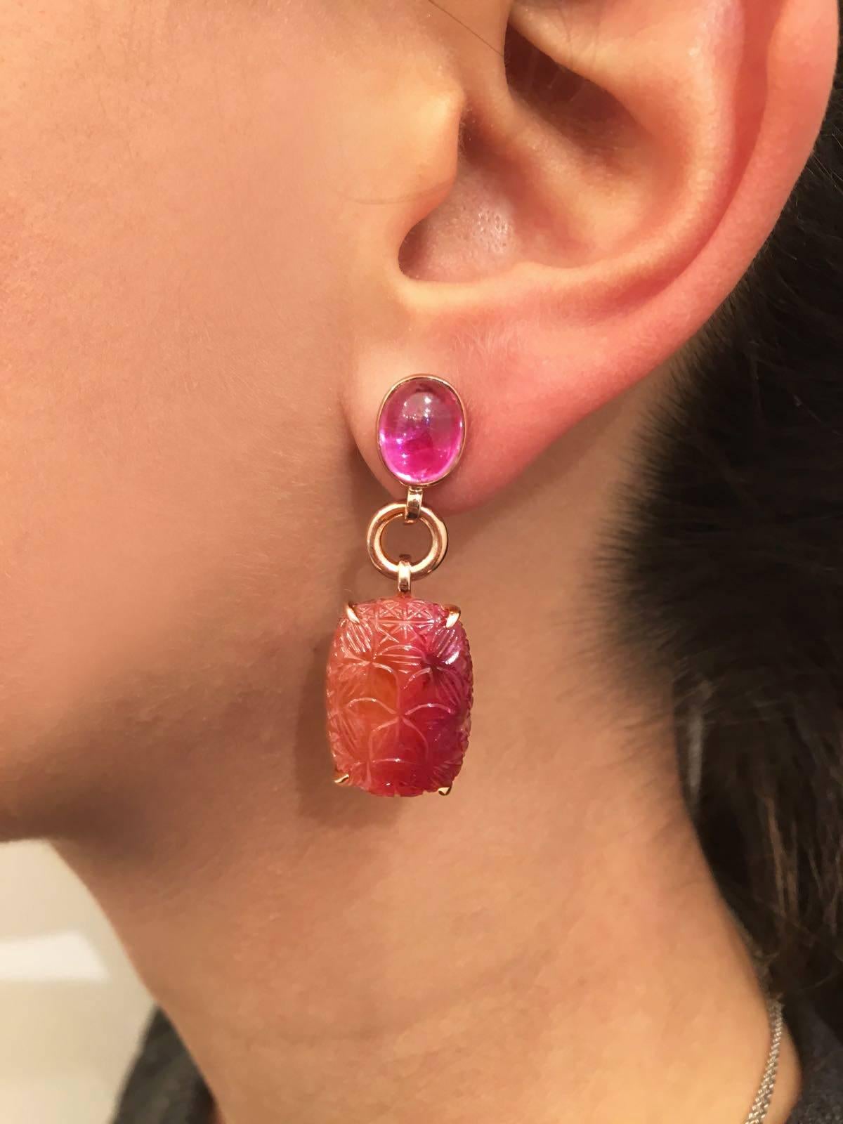 Handmade in Italy.
35.85ct. pair of sculpted two-colour tourmalines with a pair of 7.20ct. paraiban pink cabochon tourmalines.
9k Rose Gold
