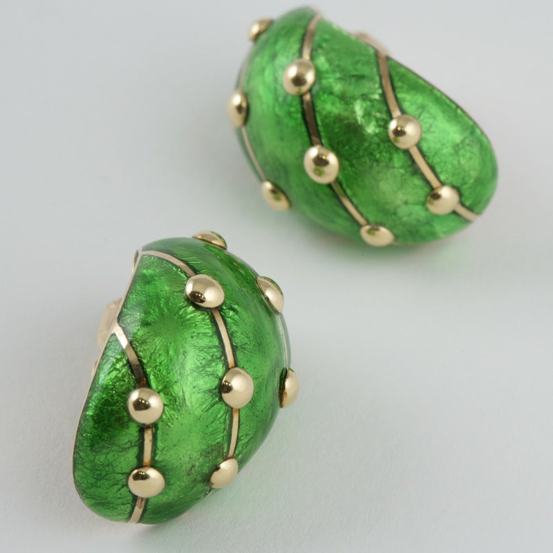 Schlumberger Enamel Gold Shrimp Earrings In Excellent Condition In New York, NY