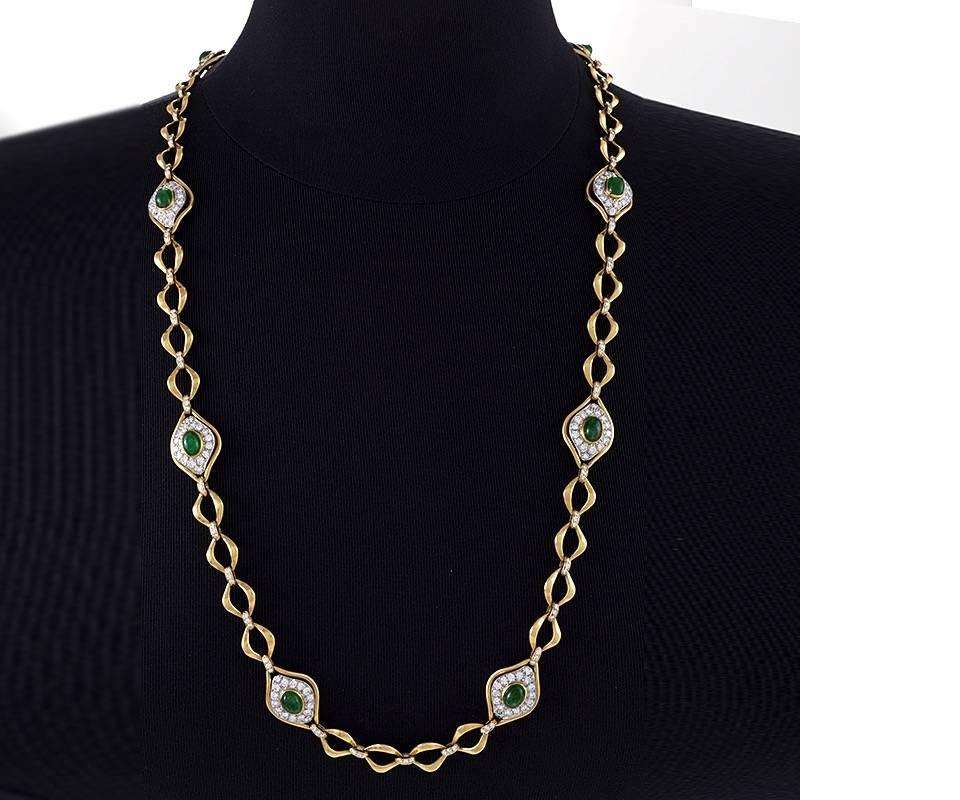 O.J.Perrin Paris 1970's Diamond, Emerald, Gold and Platinum Link Necklace In Excellent Condition In New York, NY