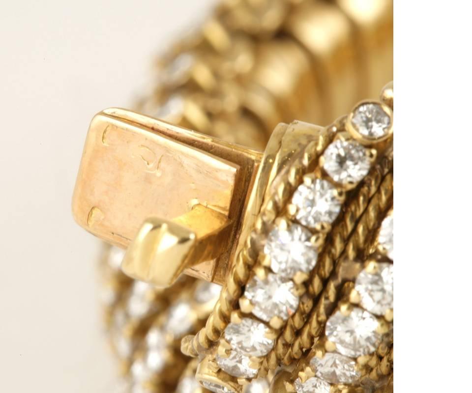 Van Cleef & Arpels 1960's Diamond and Gold Couscous Bracelet In Excellent Condition In New York, NY