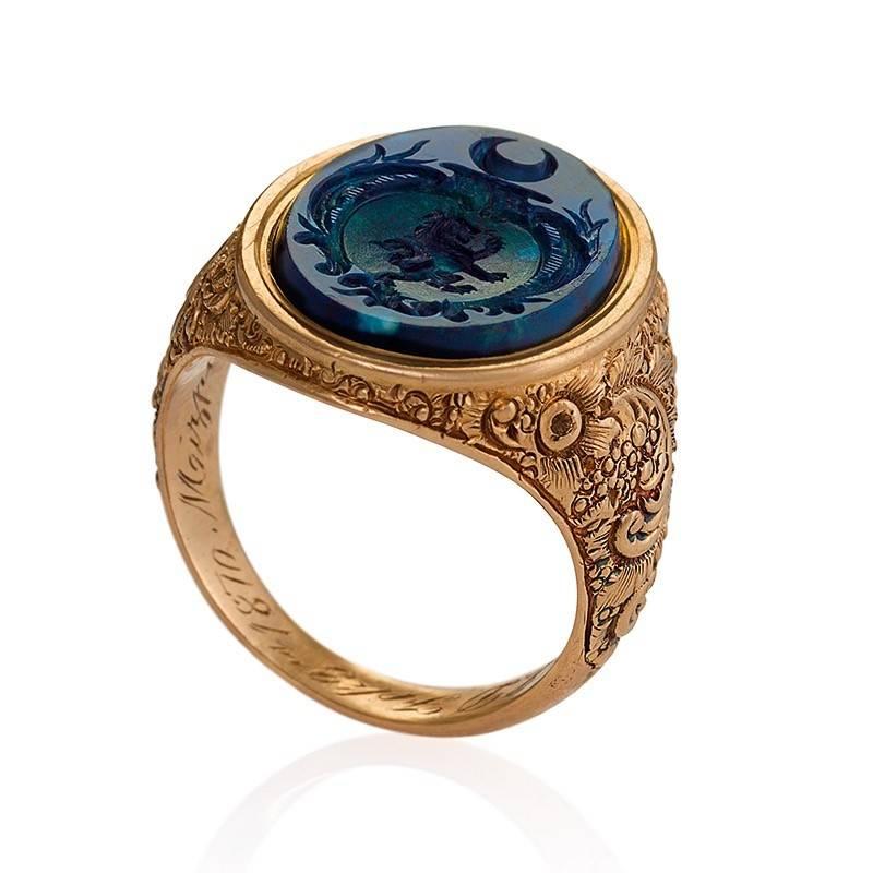 English Antique Agate Intaglio and Gold Ring In Excellent Condition In New York, NY