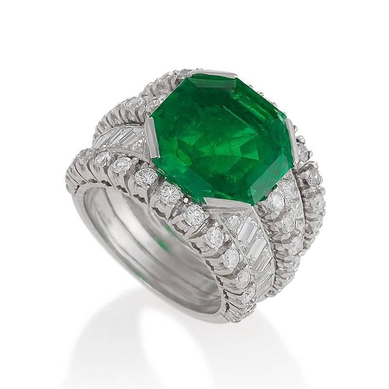 1950s Emerald Diamond and Platinum Ring In Excellent Condition In New York, NY