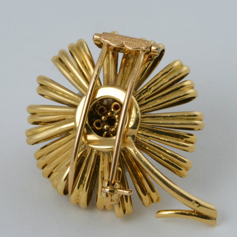 Modern Van Cleef & Arpels French Mid-20th Century Ruby Gold Flower Brooch
